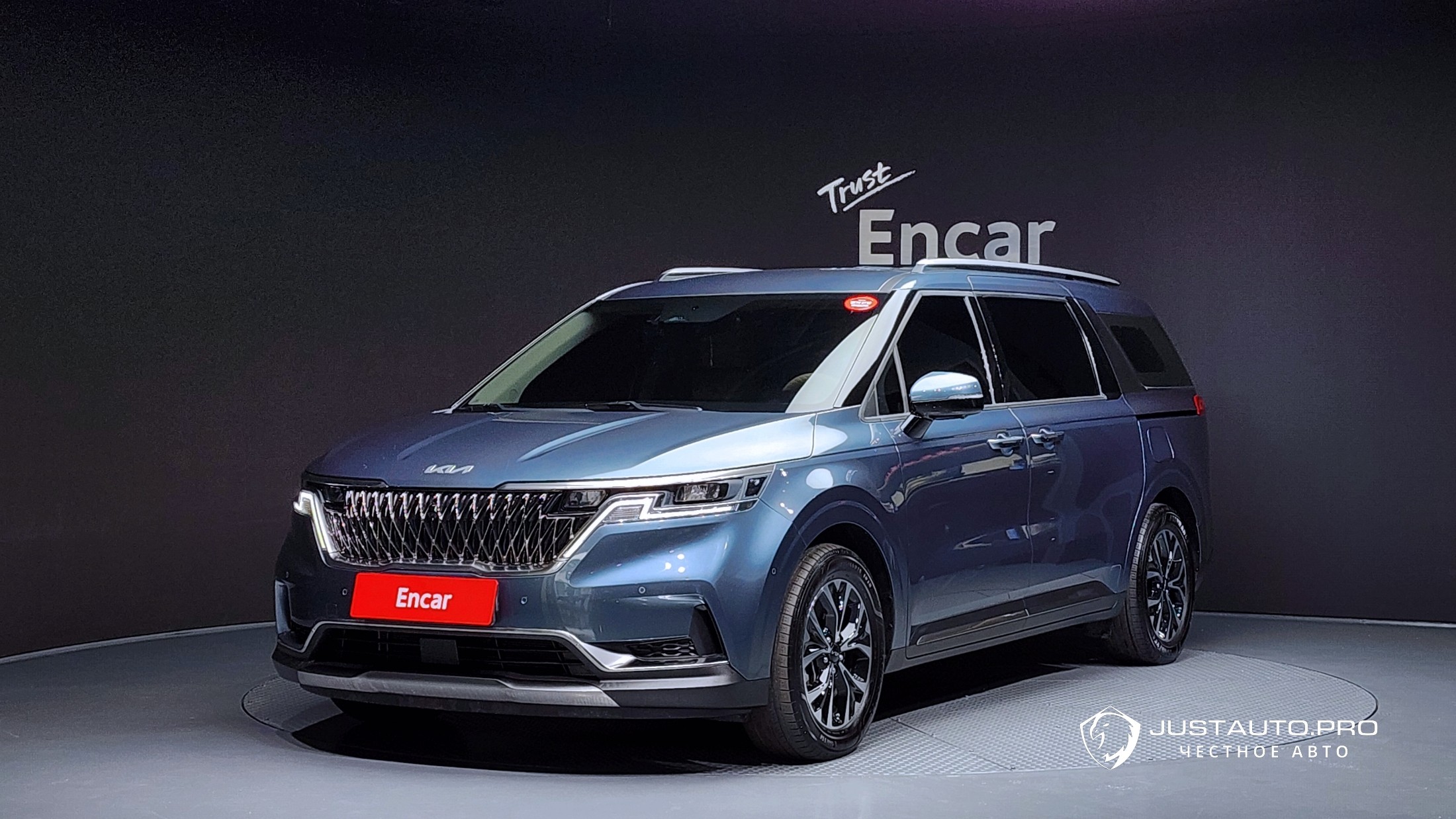 Автомобиль Kia Canival