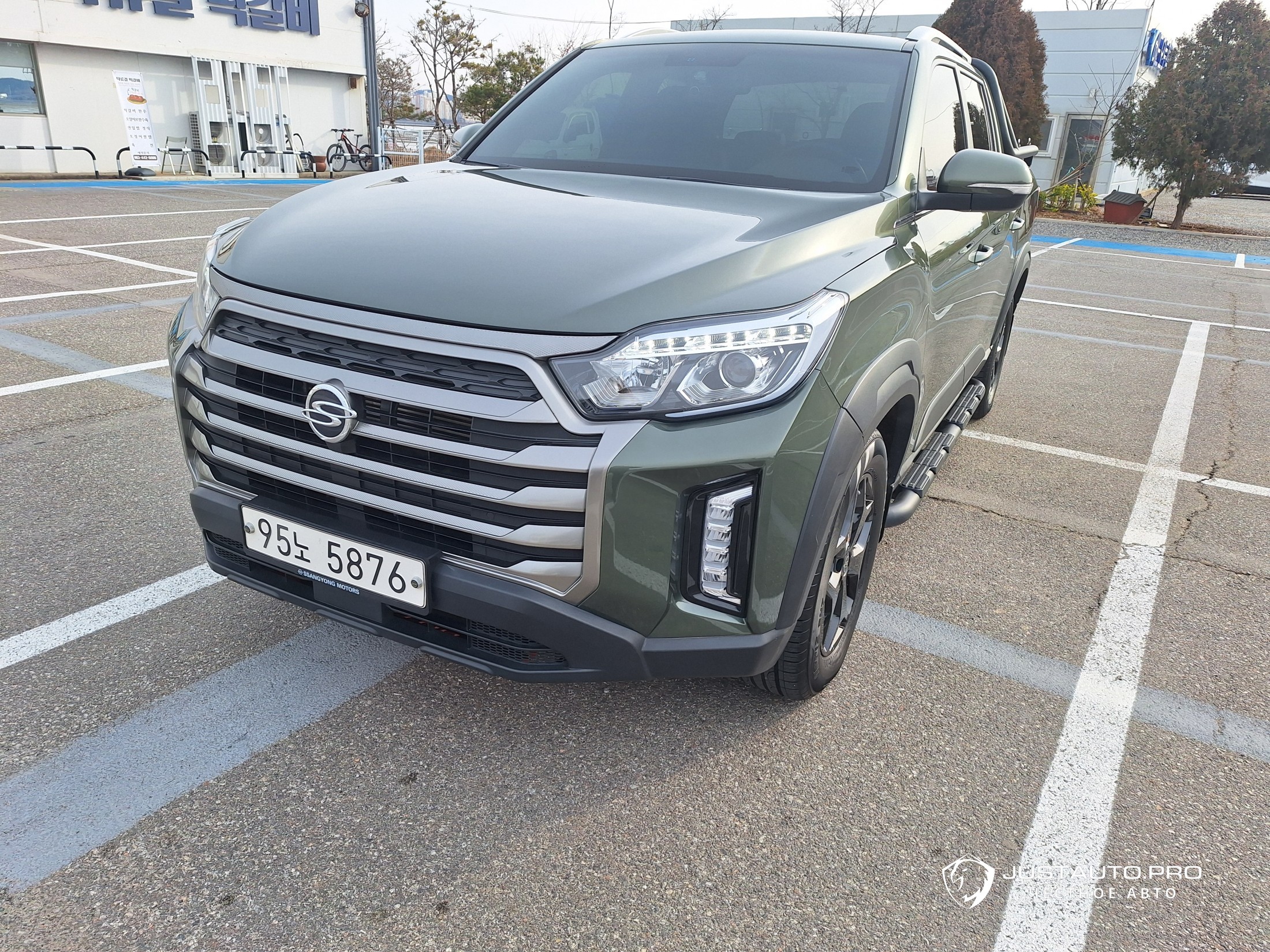 Автомобиль KG_Mobility_Ssangyong Rexton