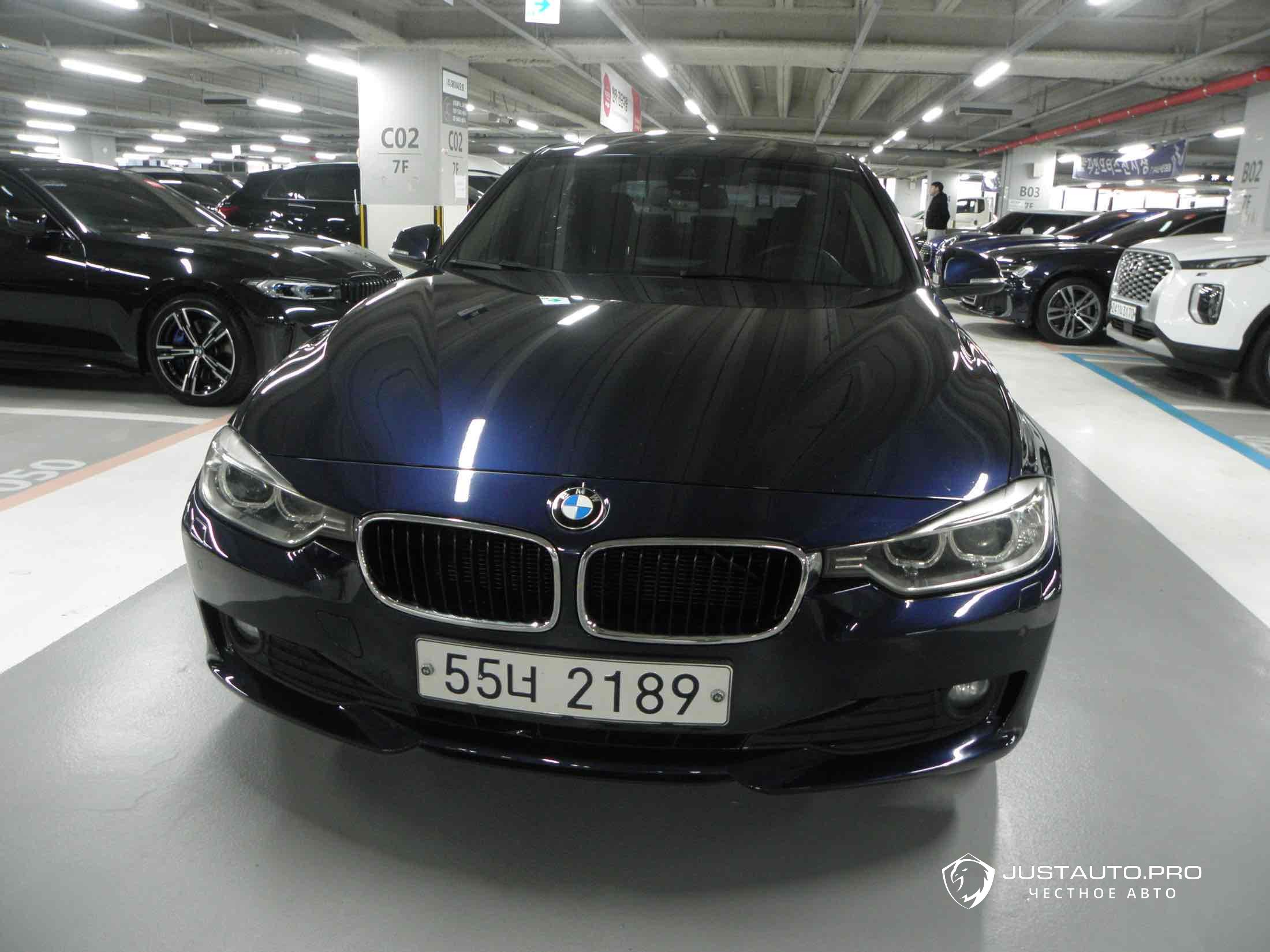 Автомобиль BMW 3-Series