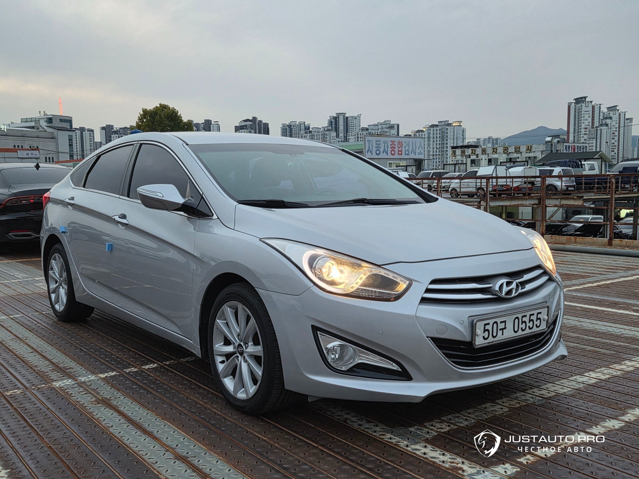 Автомобиль Hyundai i40