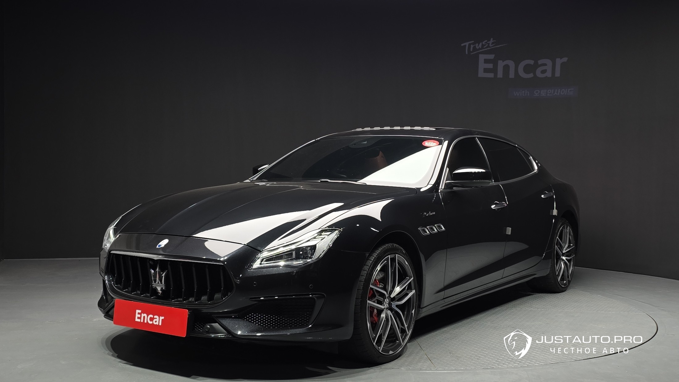 Автомобиль Maserati Quattroporte