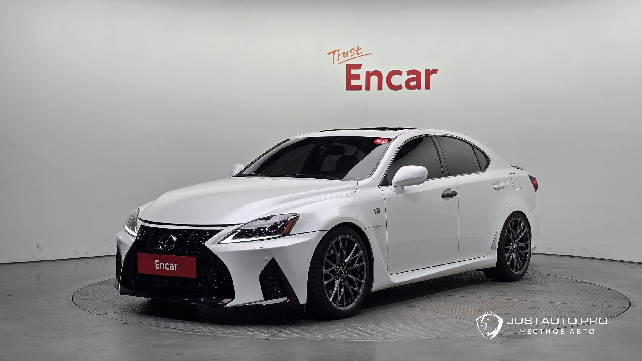 Автомобиль Lexus IS