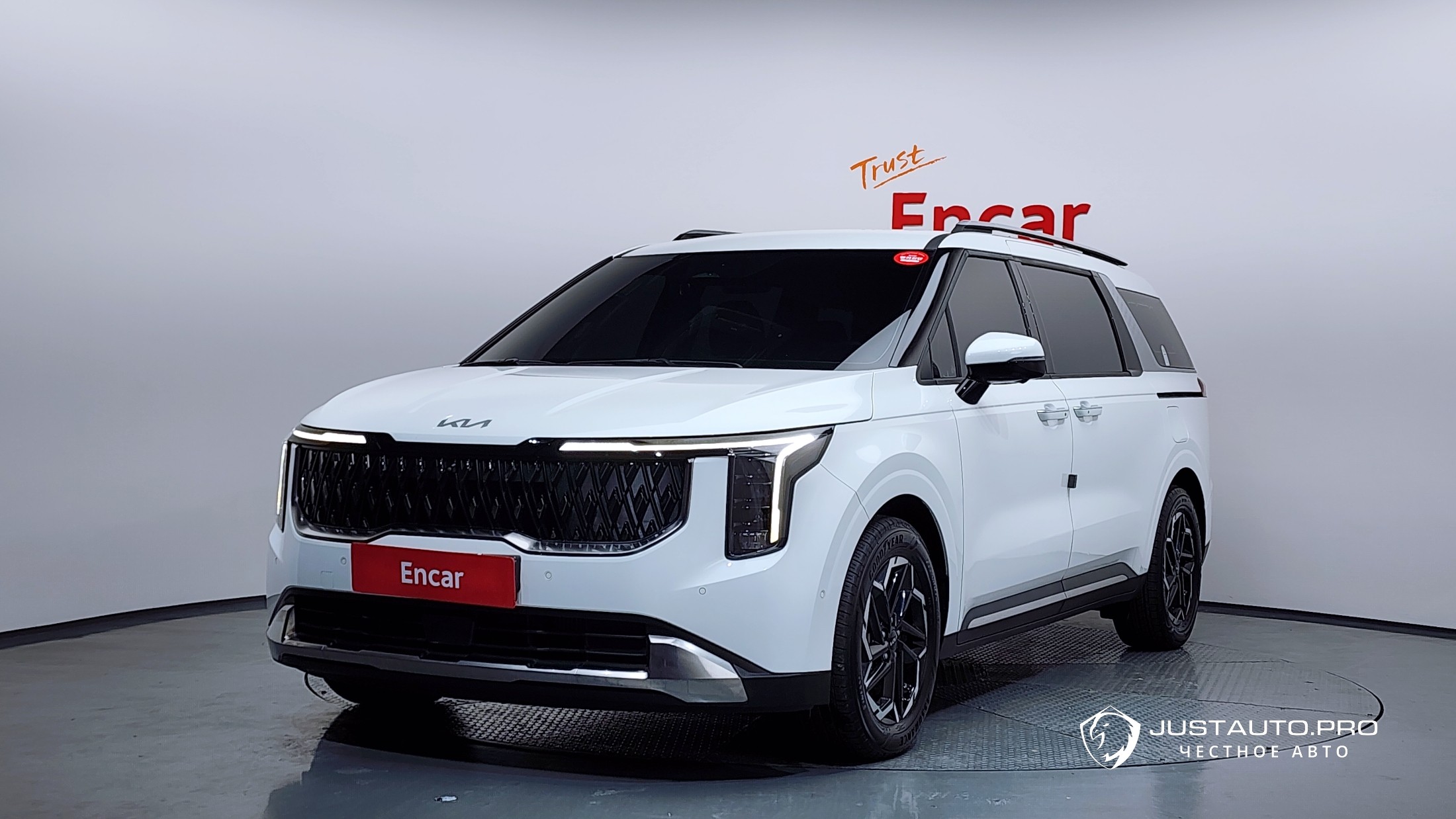 Автомобиль Kia Canival