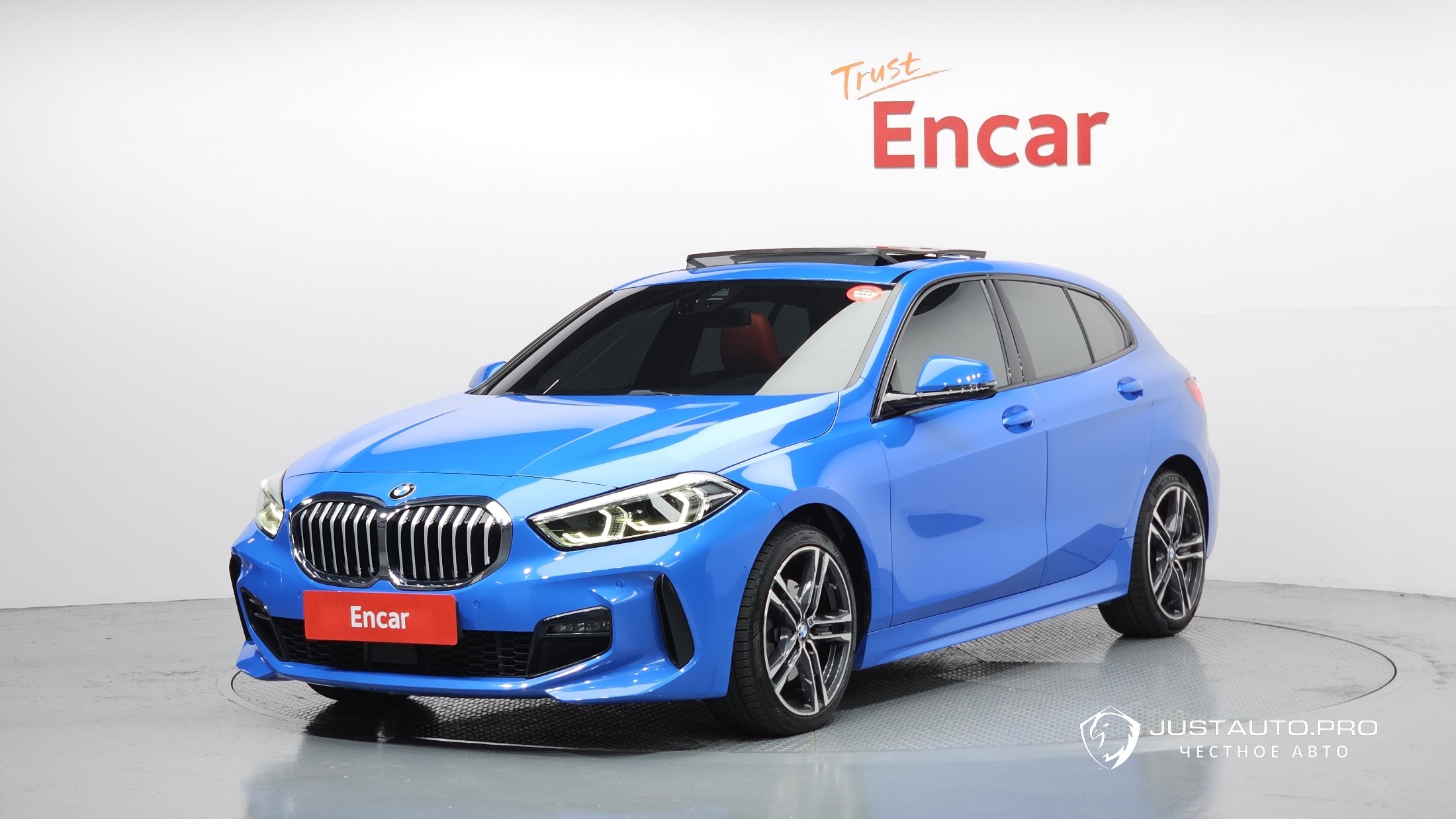 Автомобиль BMW 1-Series