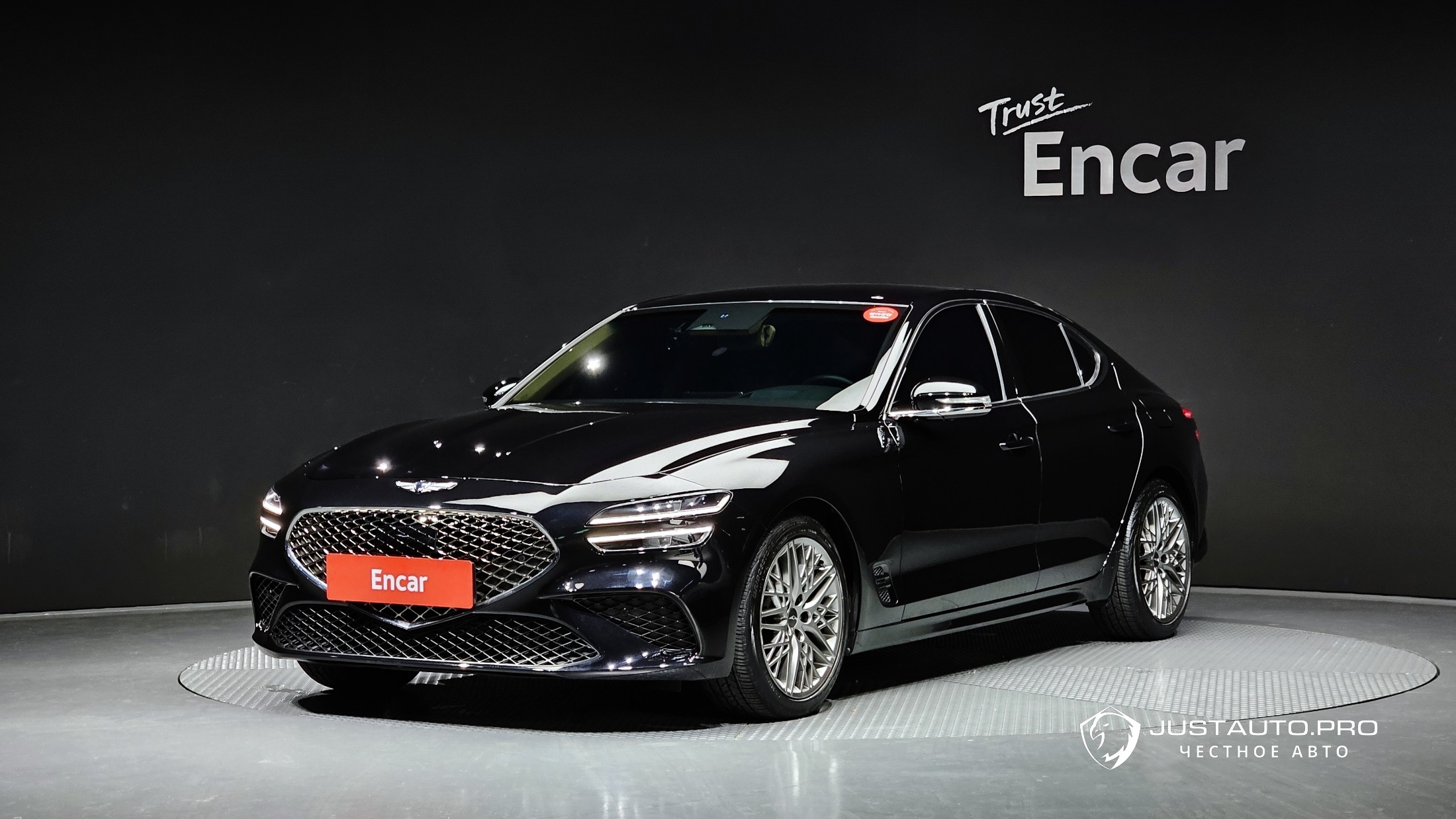 Автомобиль Genesis G70