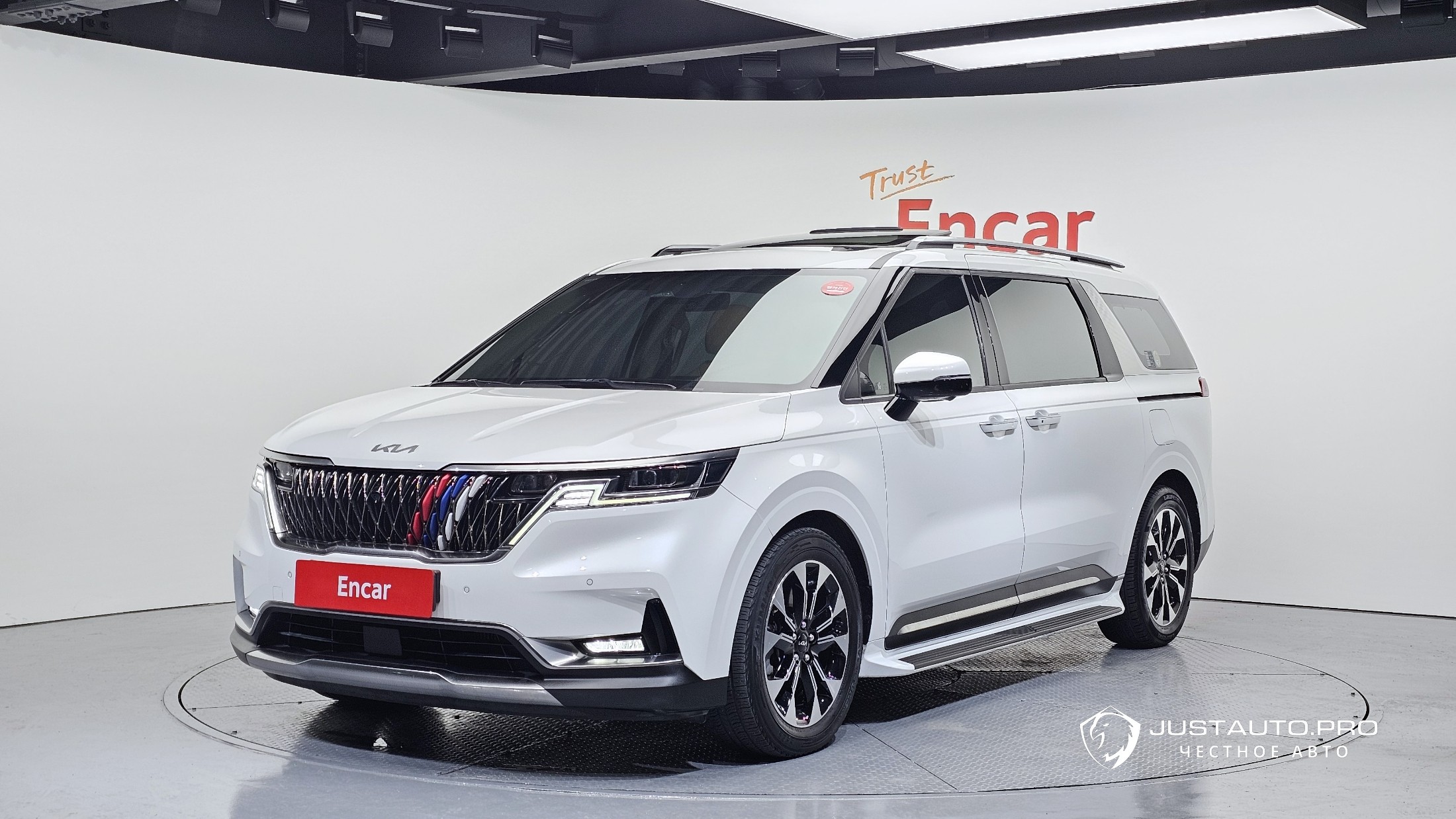 Автомобиль Kia Canival