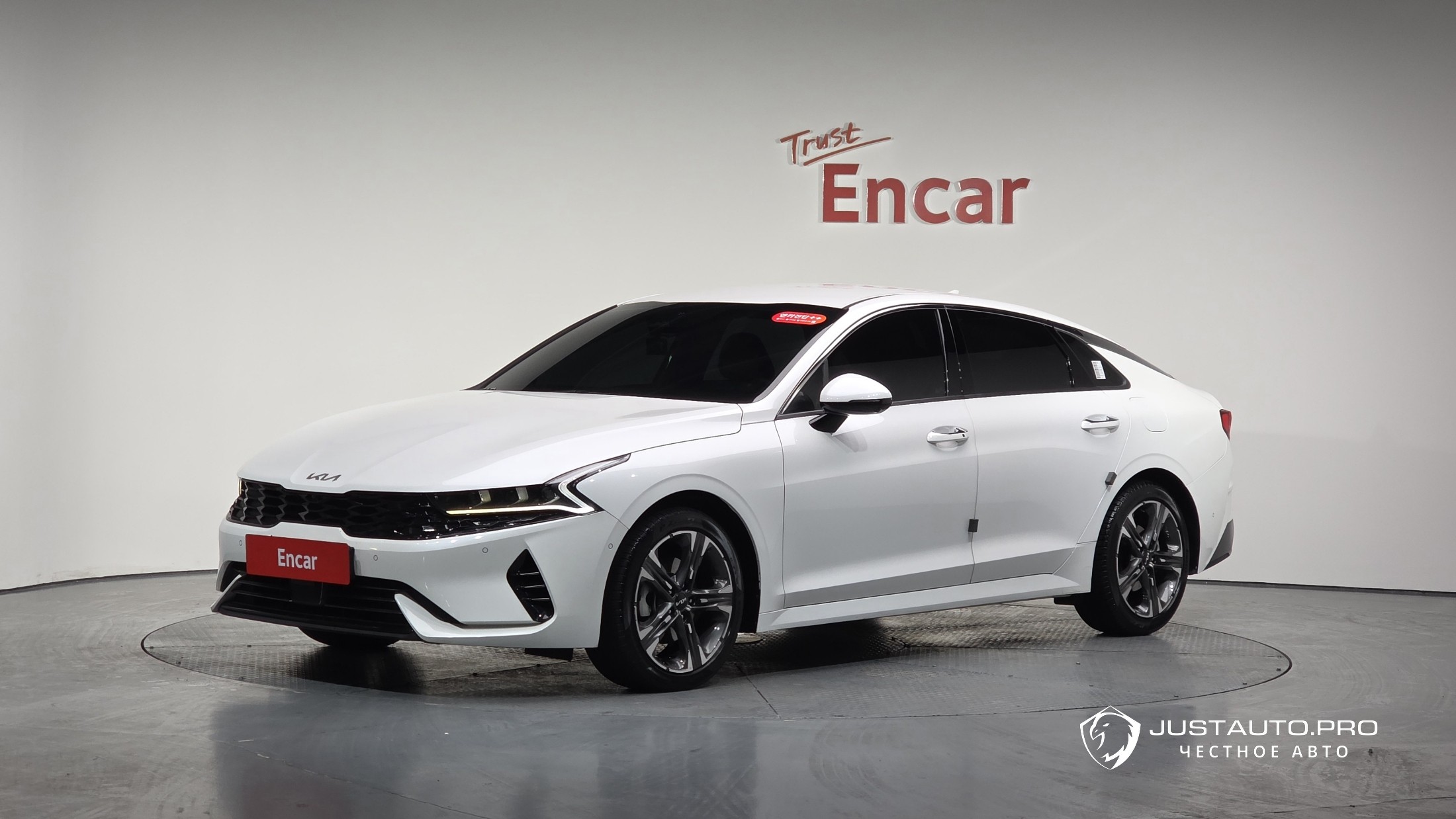 Автомобиль Kia K5