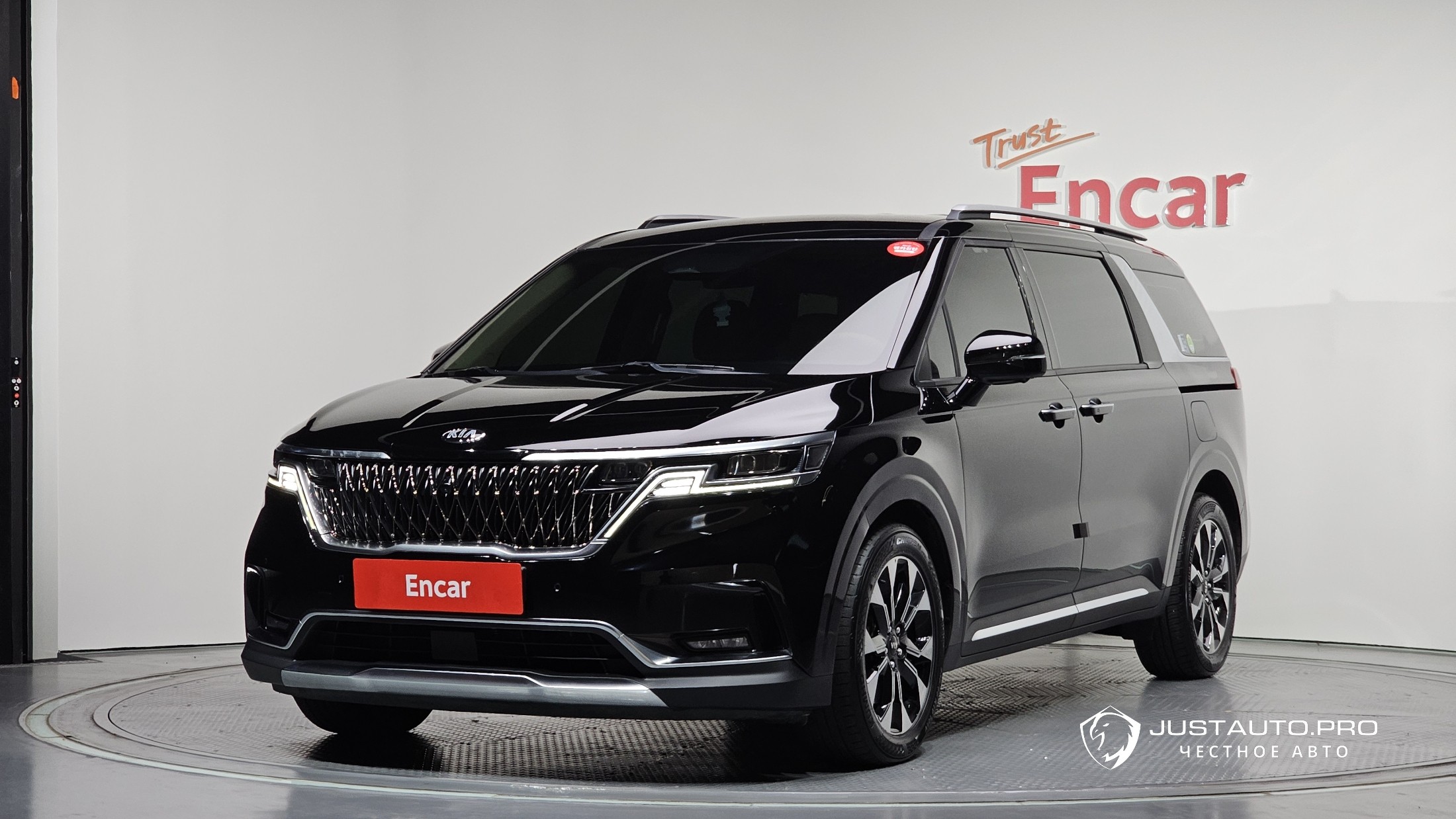 Автомобиль Kia Canival