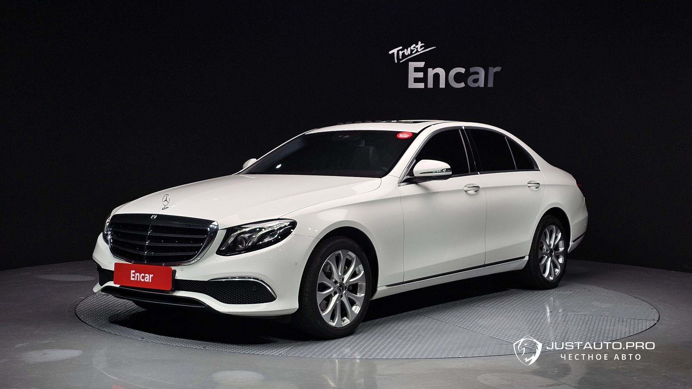 Автомобиль Mercedes-Benz E-Class