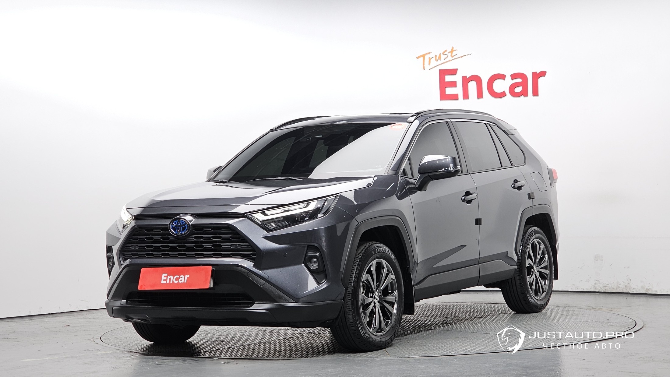 Автомобиль Toyota RAV4