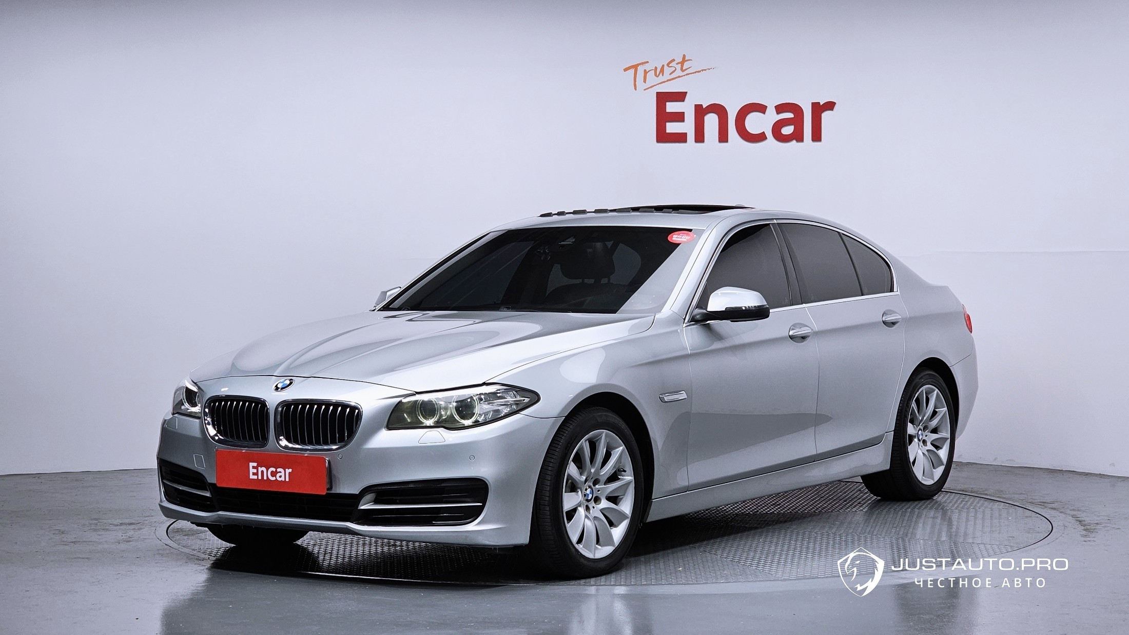 Автомобиль BMW 5-Series