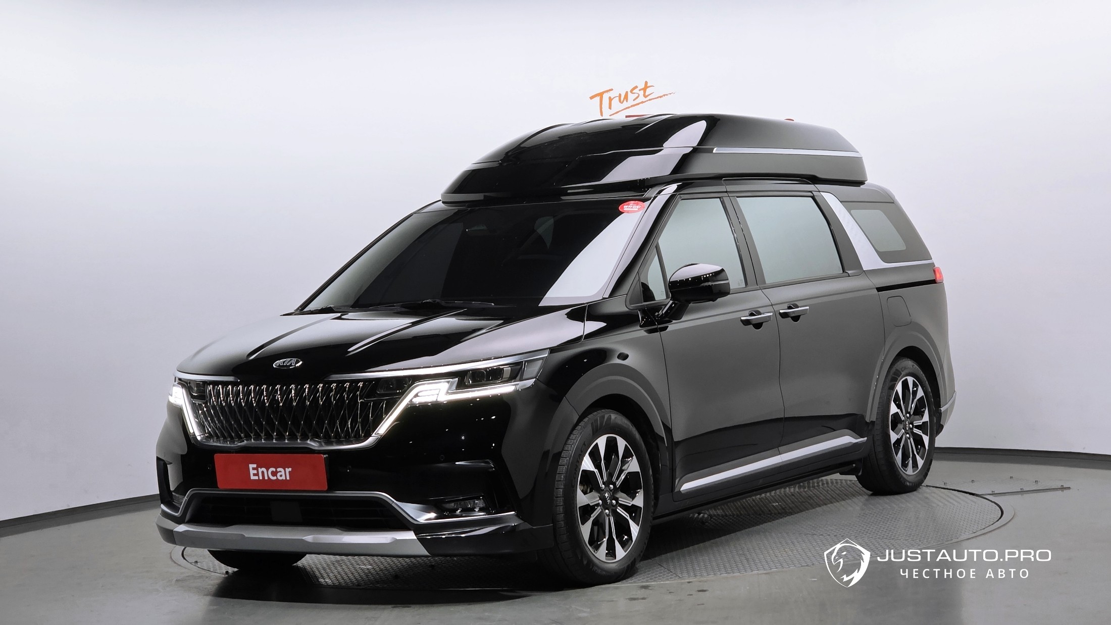 Автомобиль Kia Canival