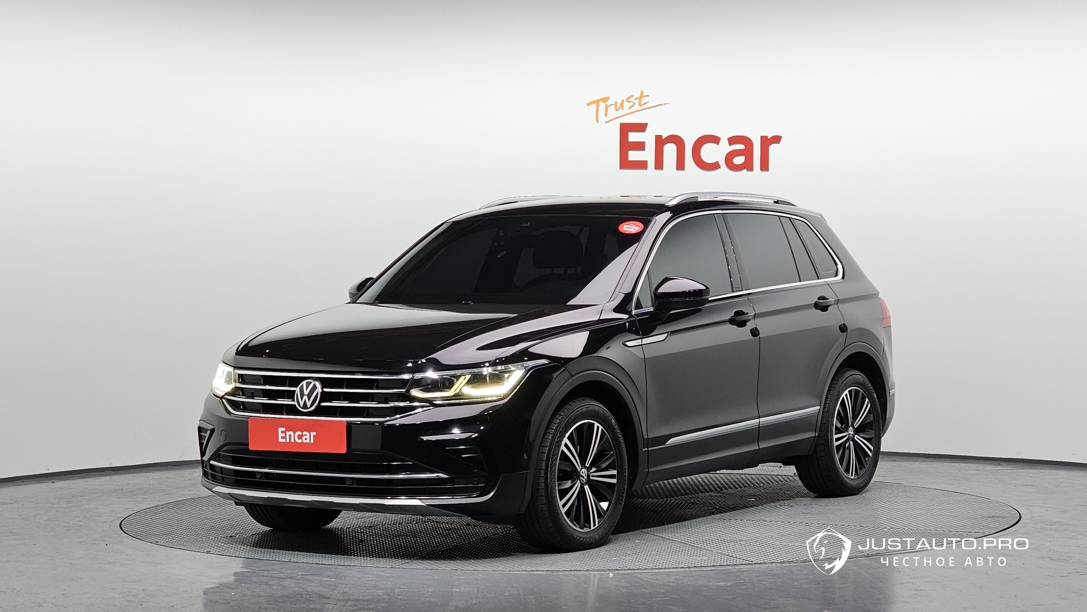 Автомобиль Volkswagen Tiguan