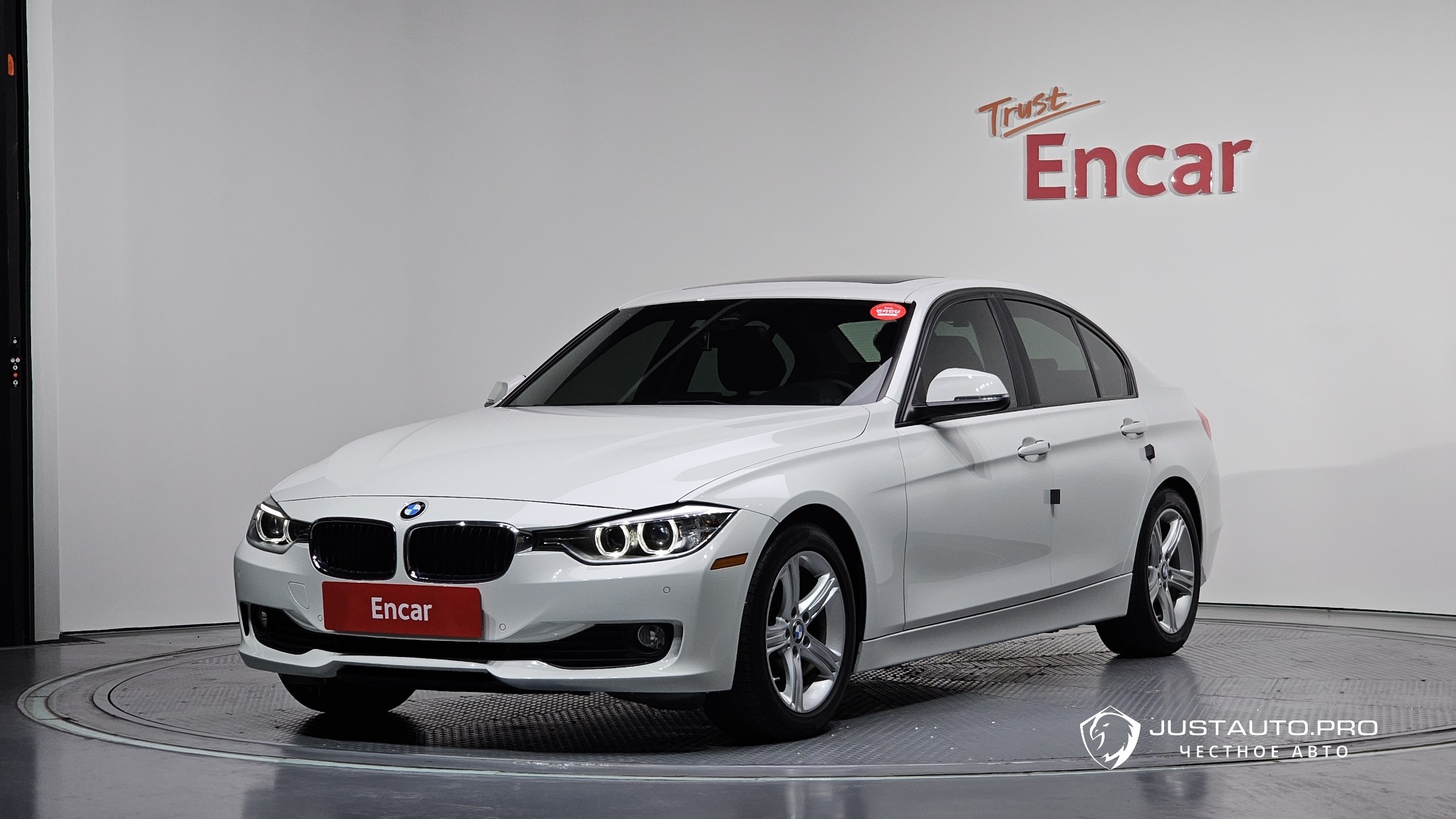 Автомобиль BMW 3-Series