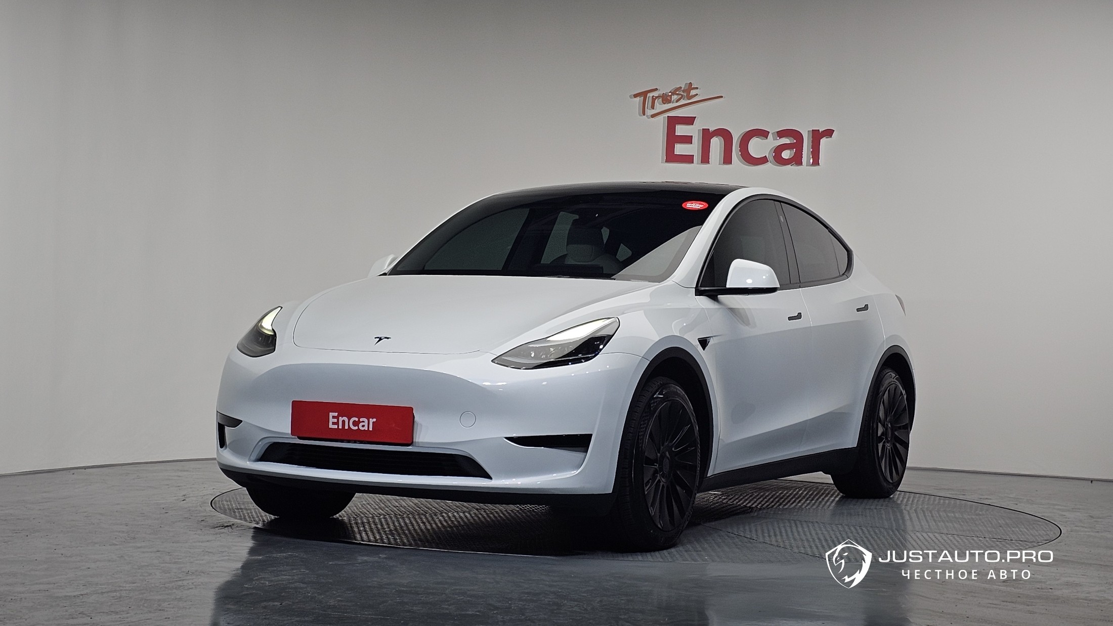 Автомобиль Tesla Model Y