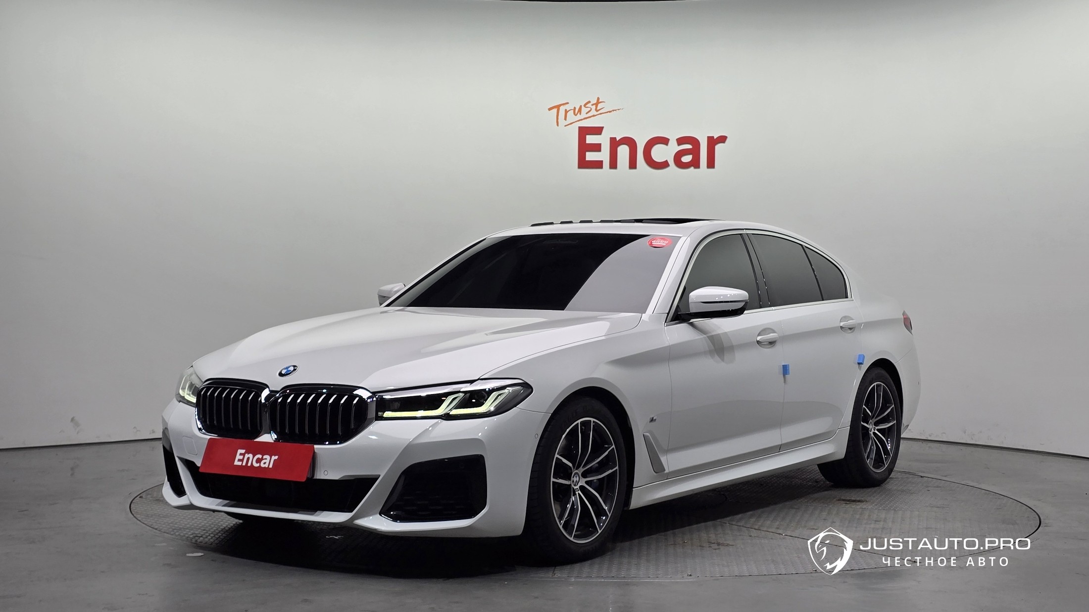 Автомобиль BMW 5-Series