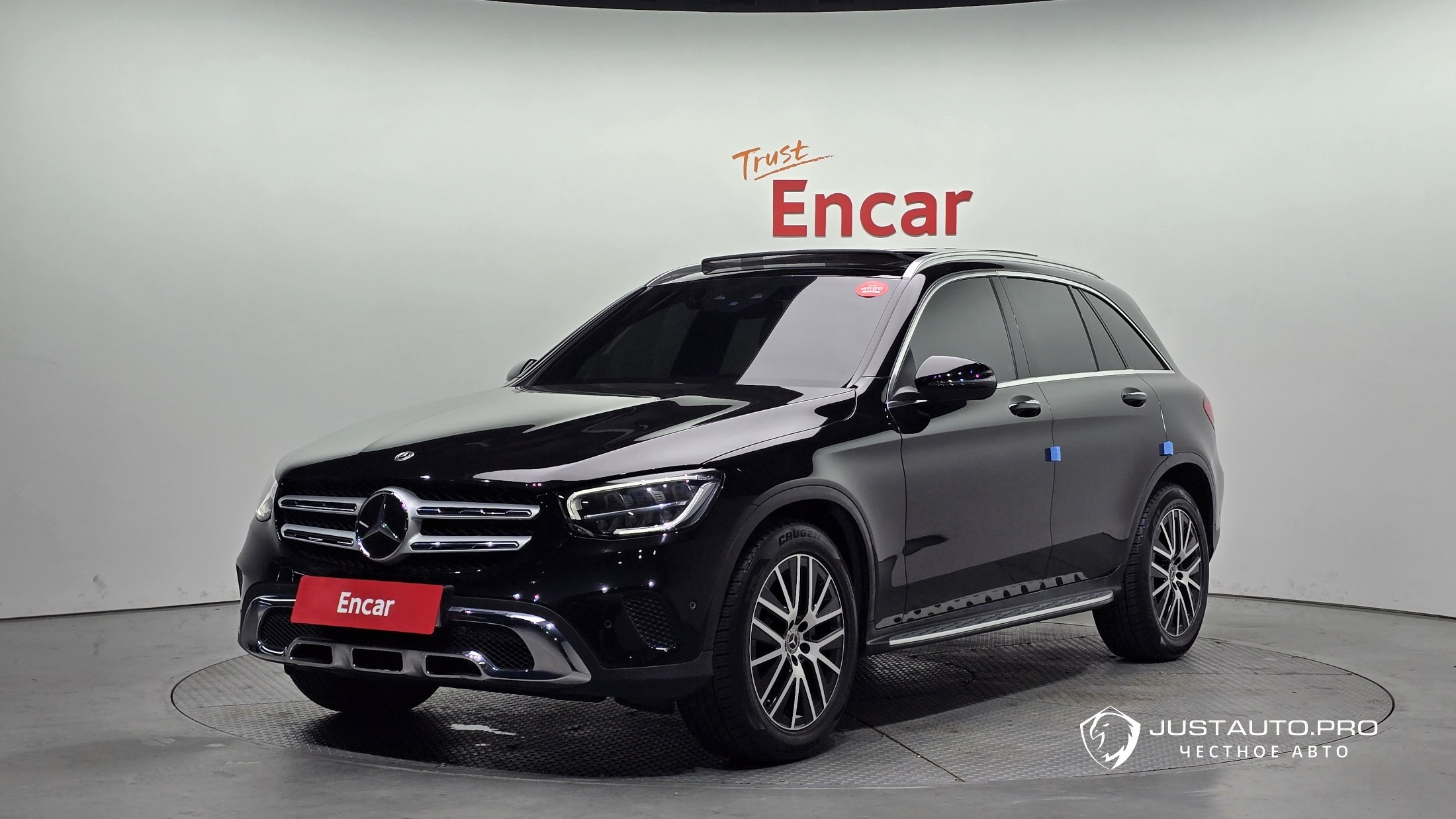 Автомобиль Mercedes-Benz GLC-Class