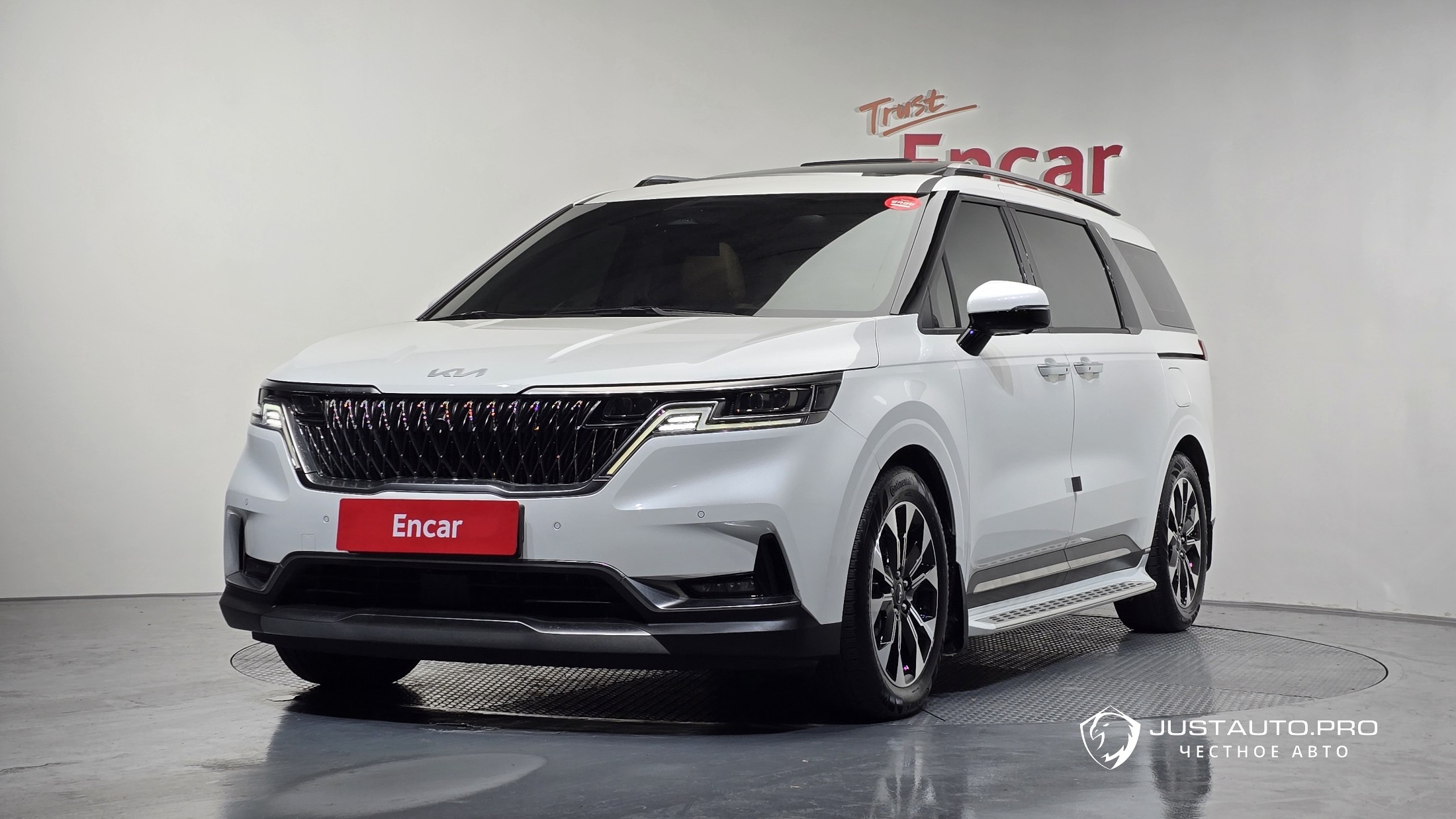 Автомобиль Kia Canival