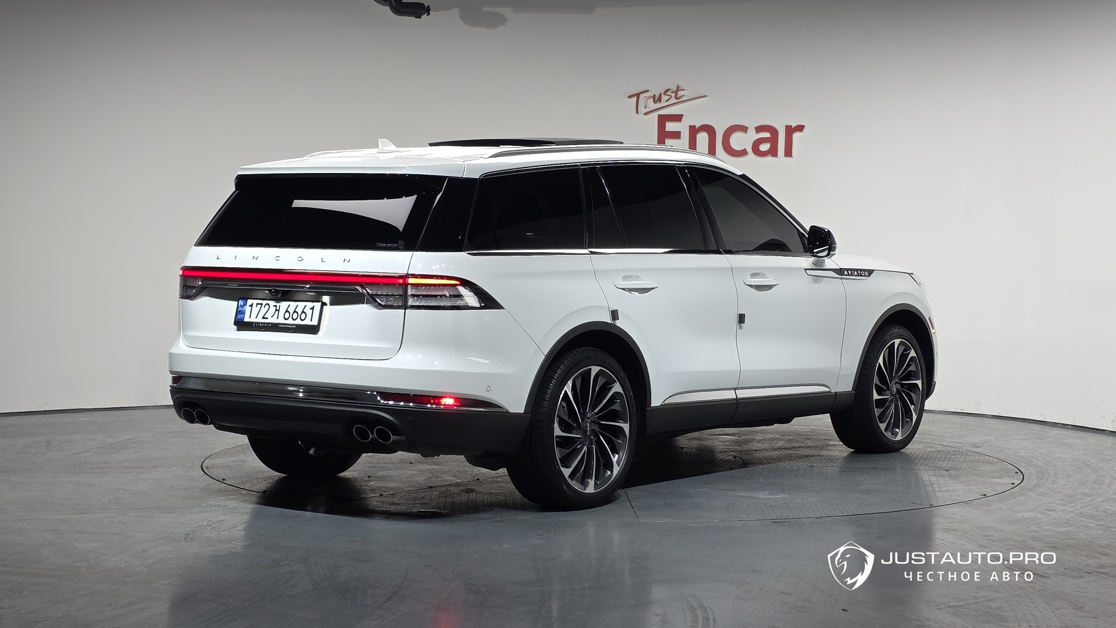 Автомобиль Lincoln Aviator