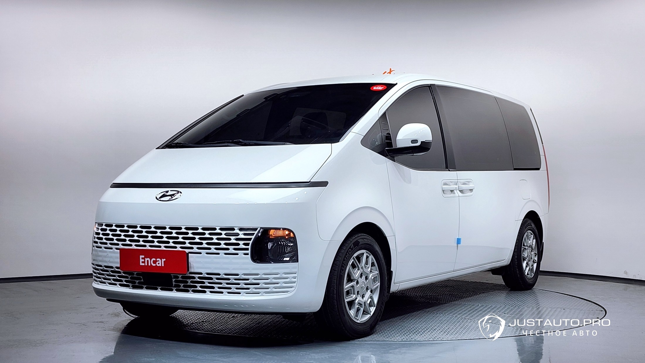 Автомобиль Hyundai Staria