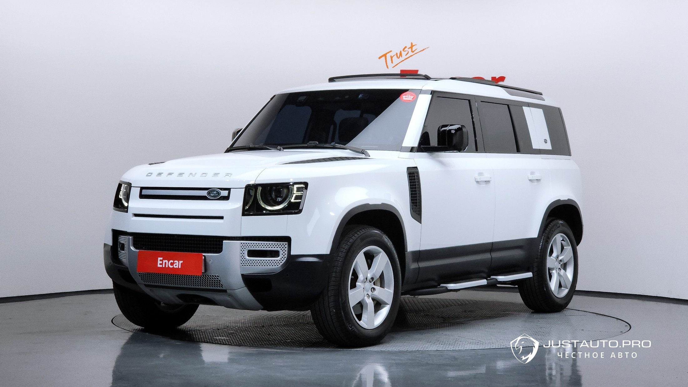 Автомобиль Land Rover Defender