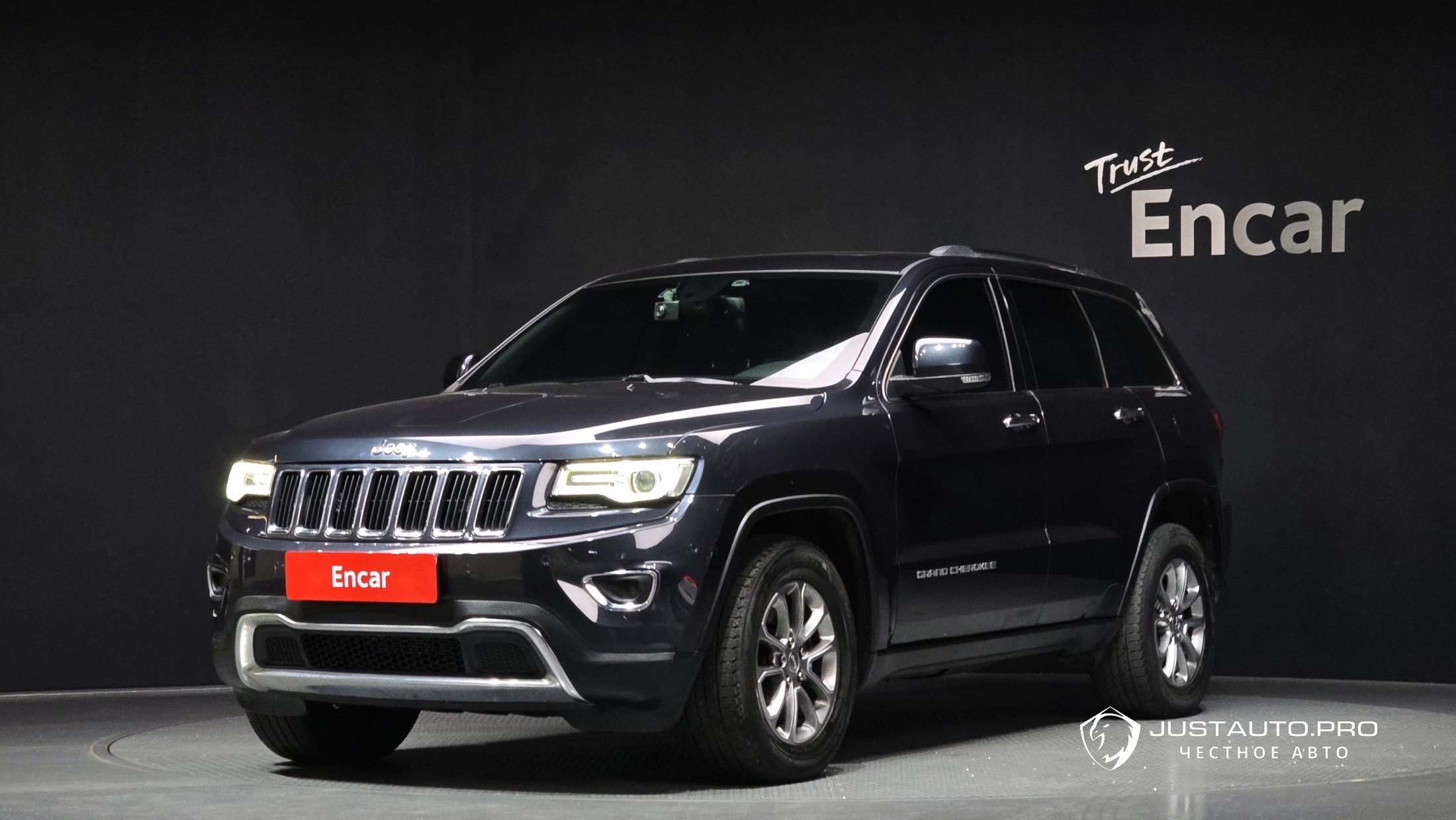 Автомобиль Jeep Cherokee