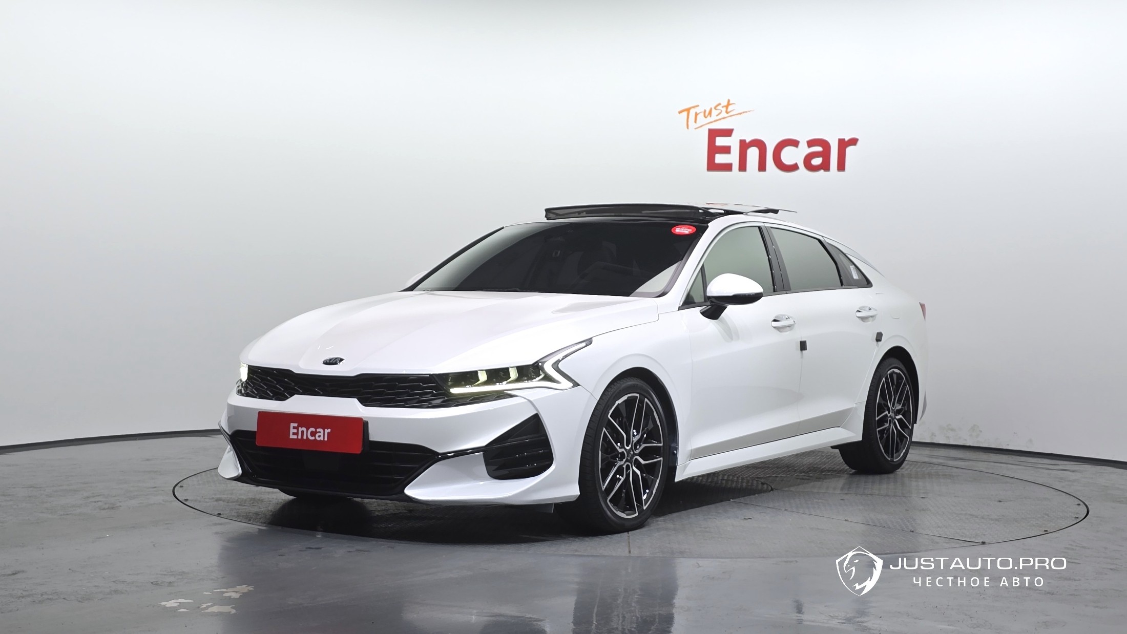 Автомобиль Kia K5