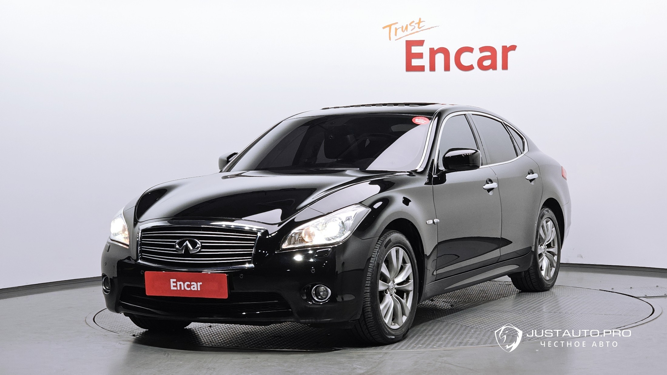 Автомобиль Infiniti M