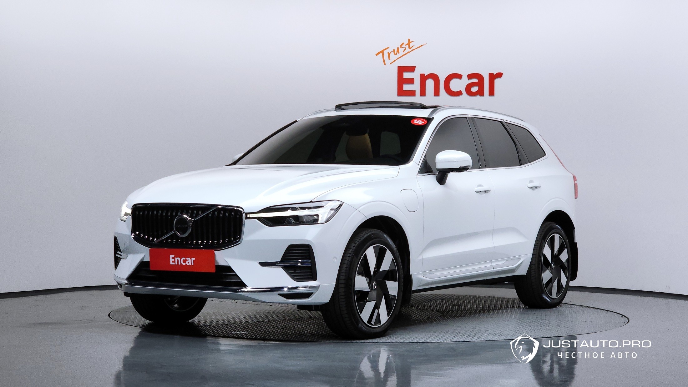 Автомобиль Volvo XC60