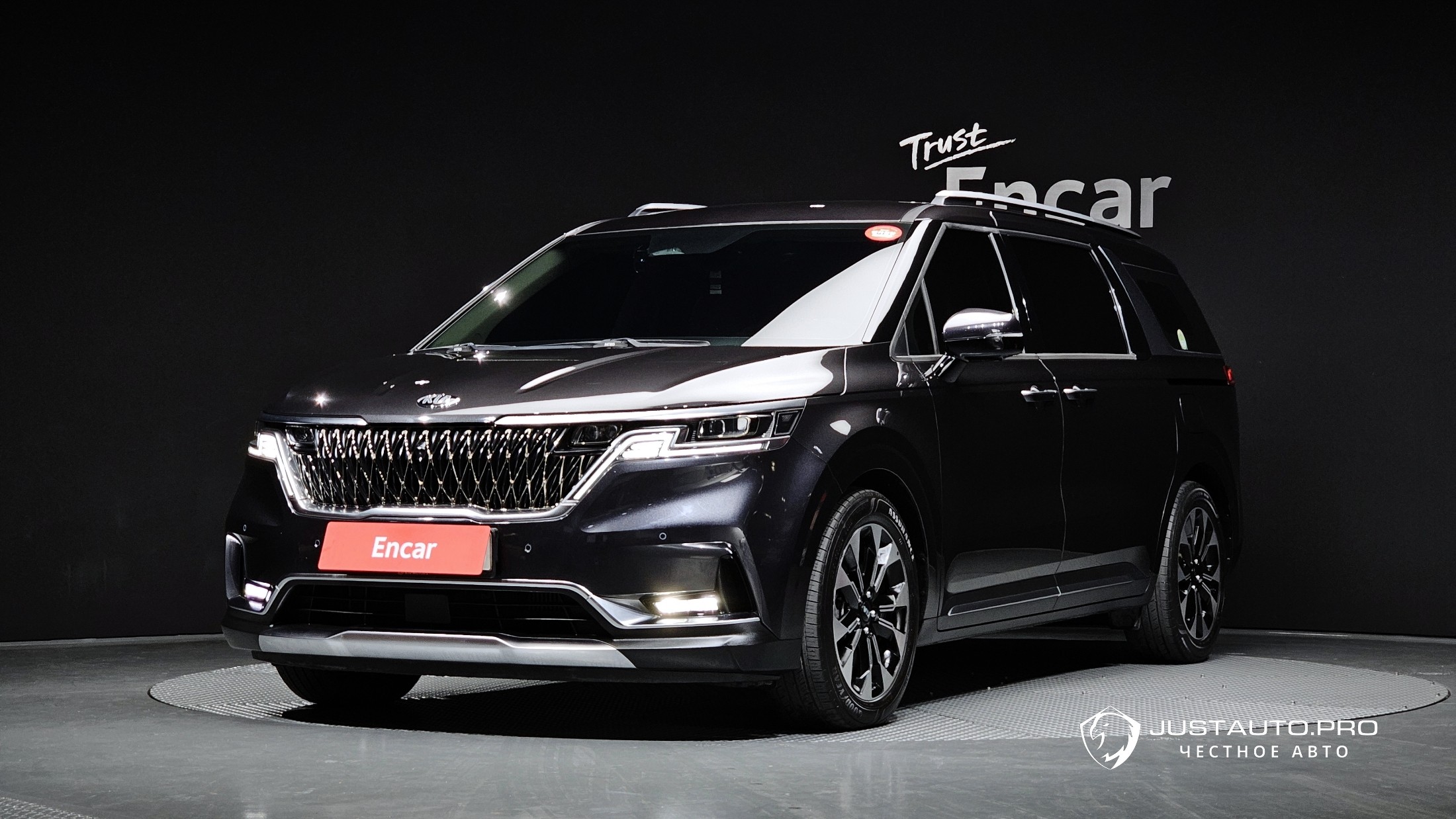 Автомобиль Kia Canival