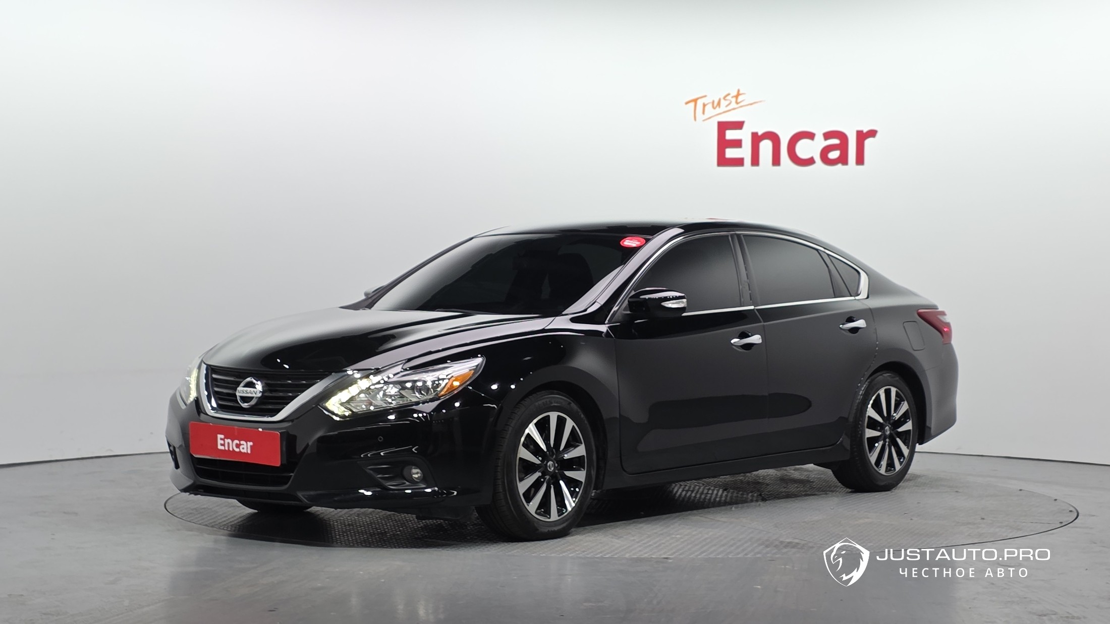 Автомобиль Nissan Altima