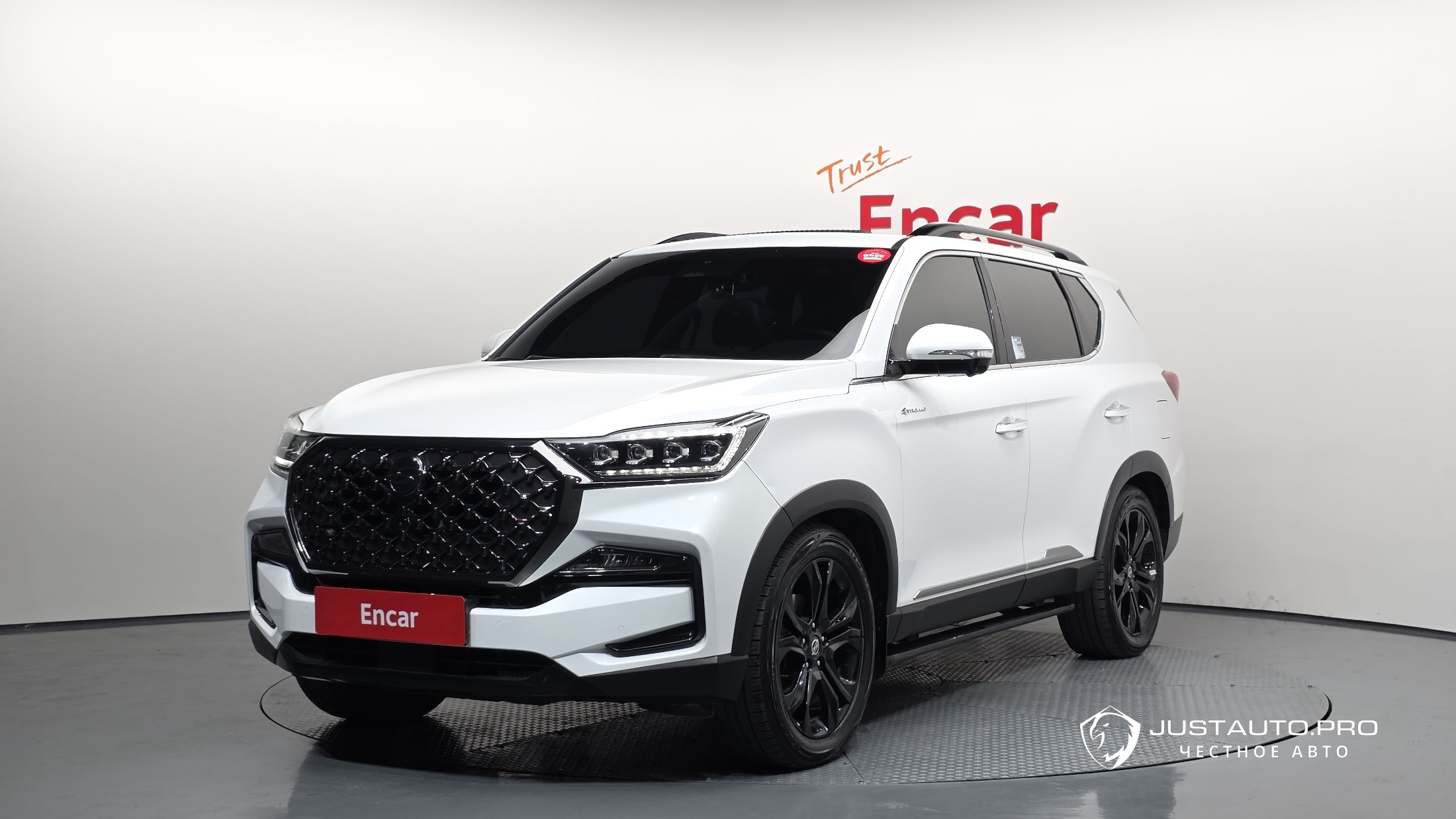 Автомобиль KG_Mobility_Ssangyong Rexton