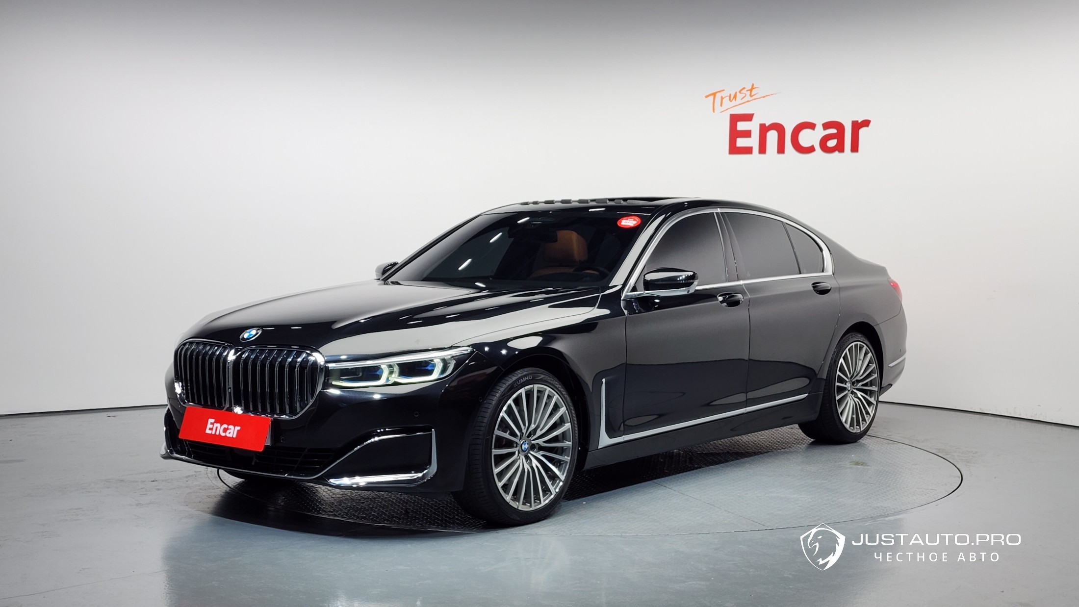 Автомобиль BMW 7-Series