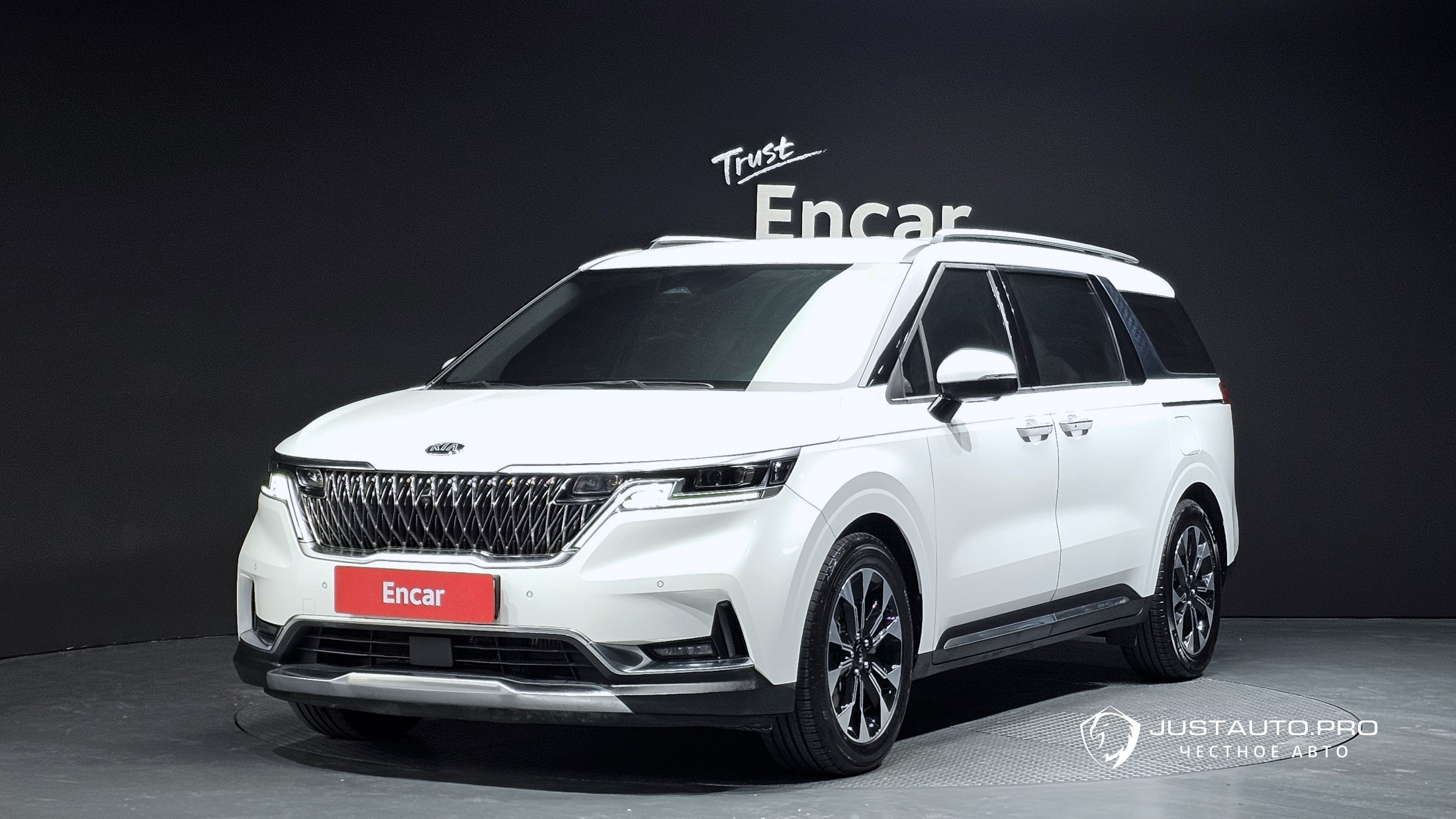 Автомобиль Kia Canival