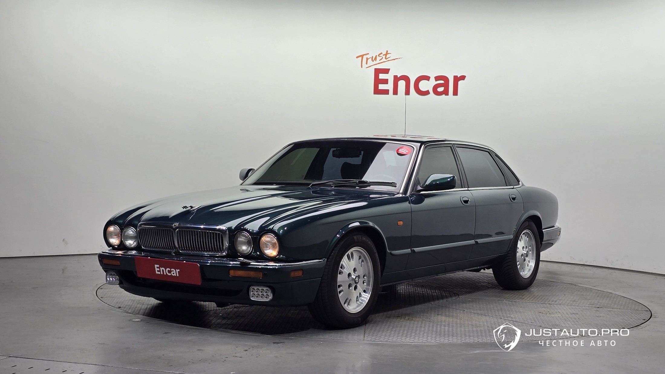 Автомобиль Jaguar XJ-6