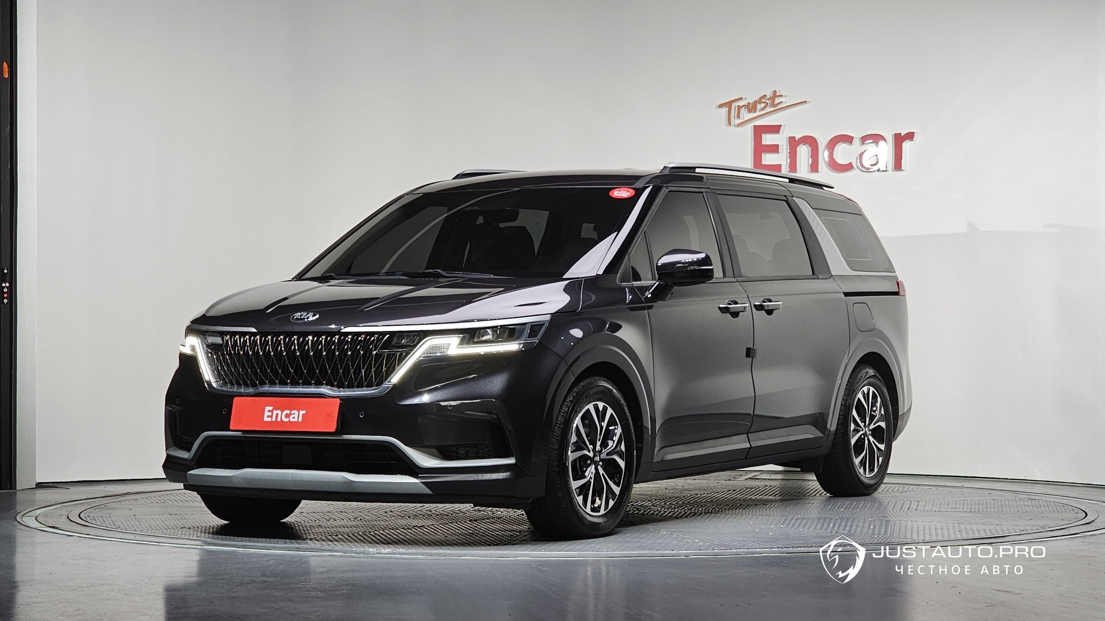 Автомобиль Kia Canival