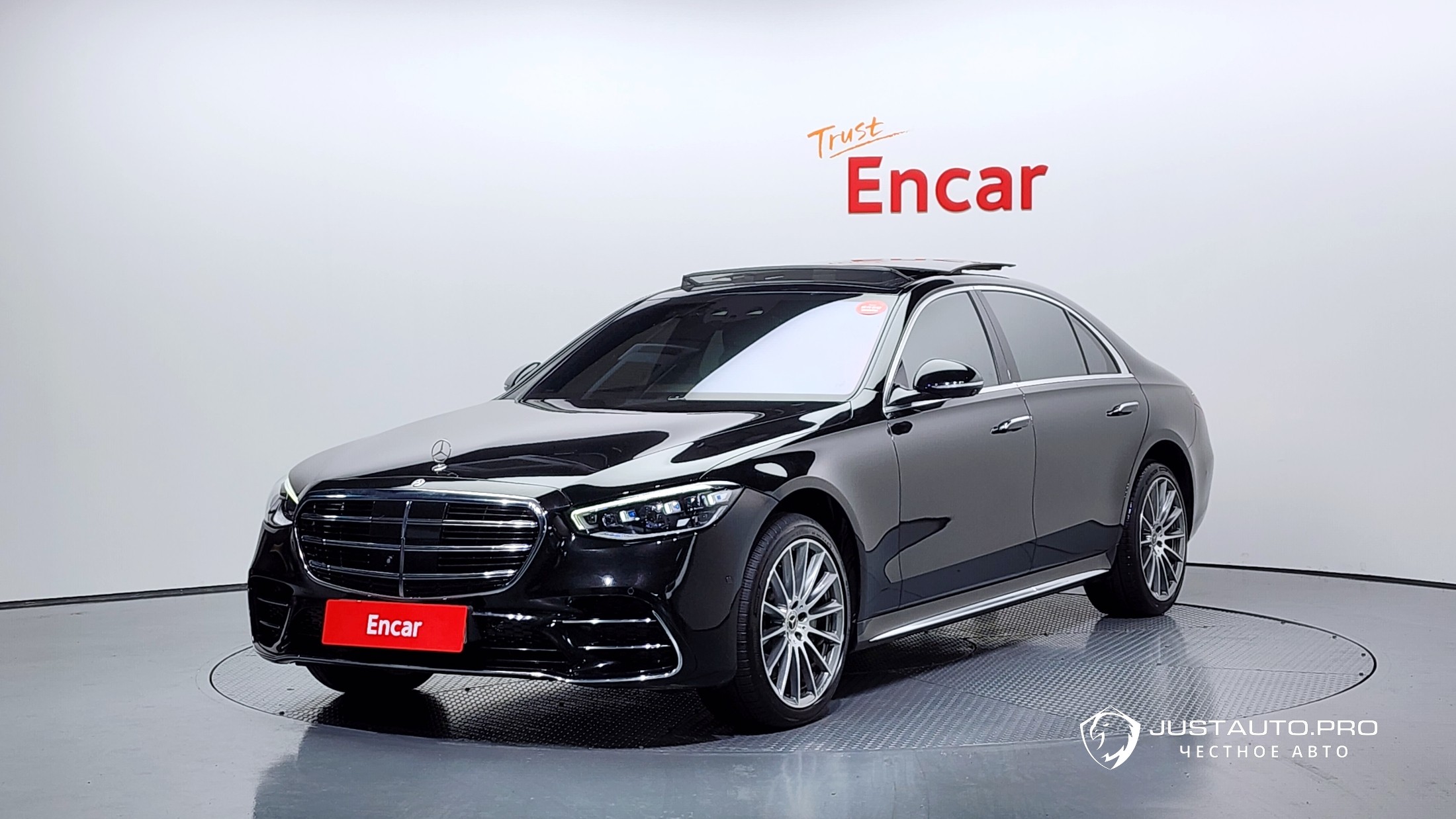 Автомобиль Mercedes-Benz S-Class