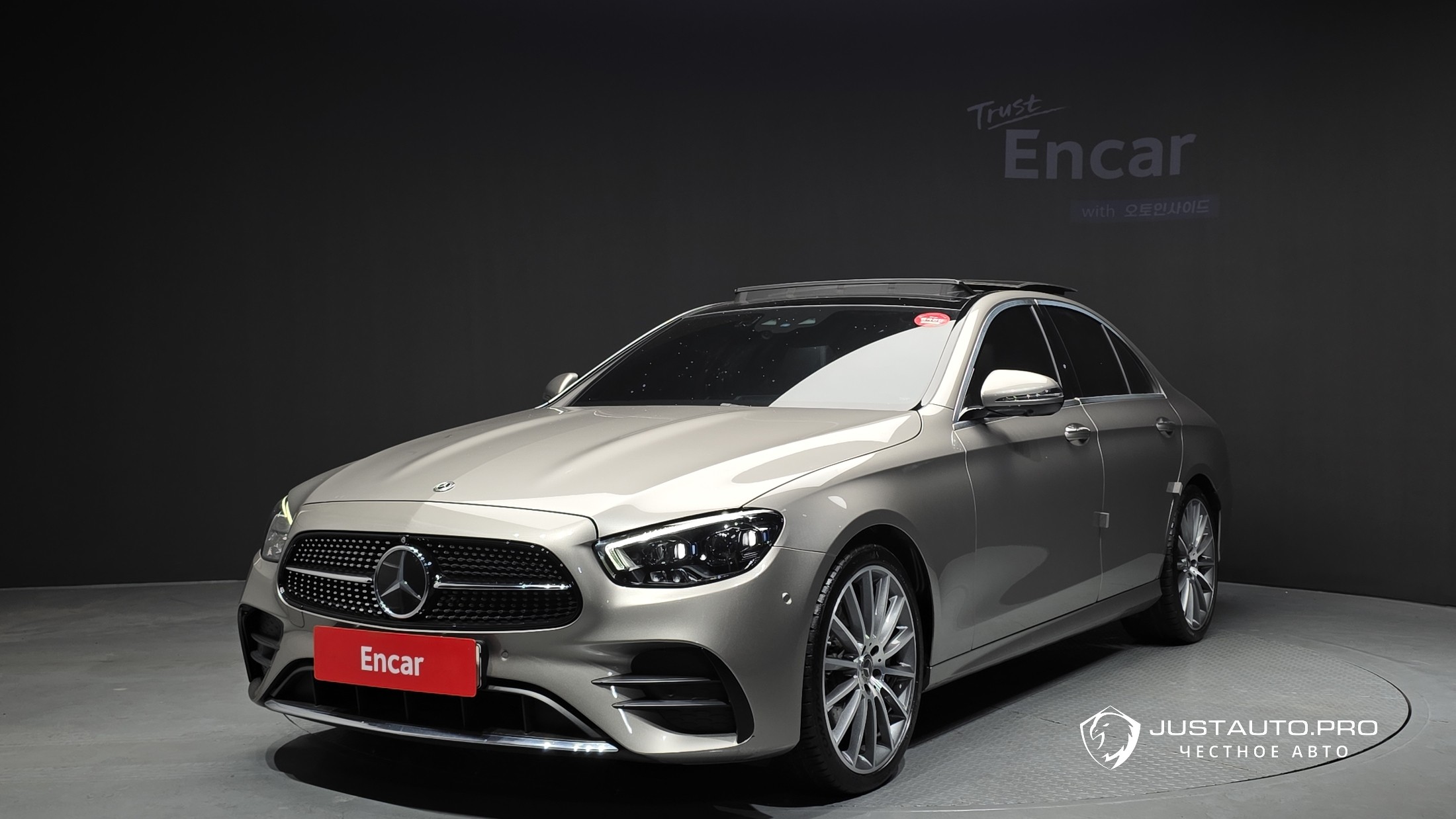 Автомобиль Mercedes-Benz E-Class