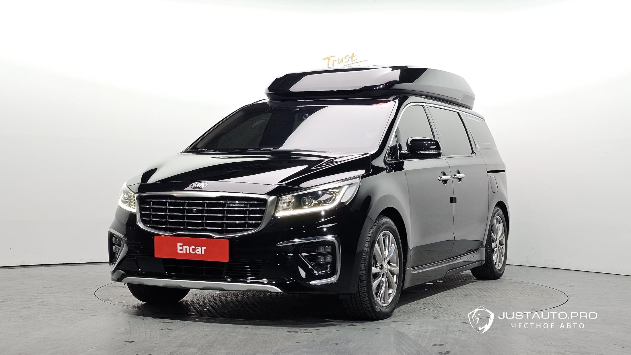 Автомобиль Kia Canival