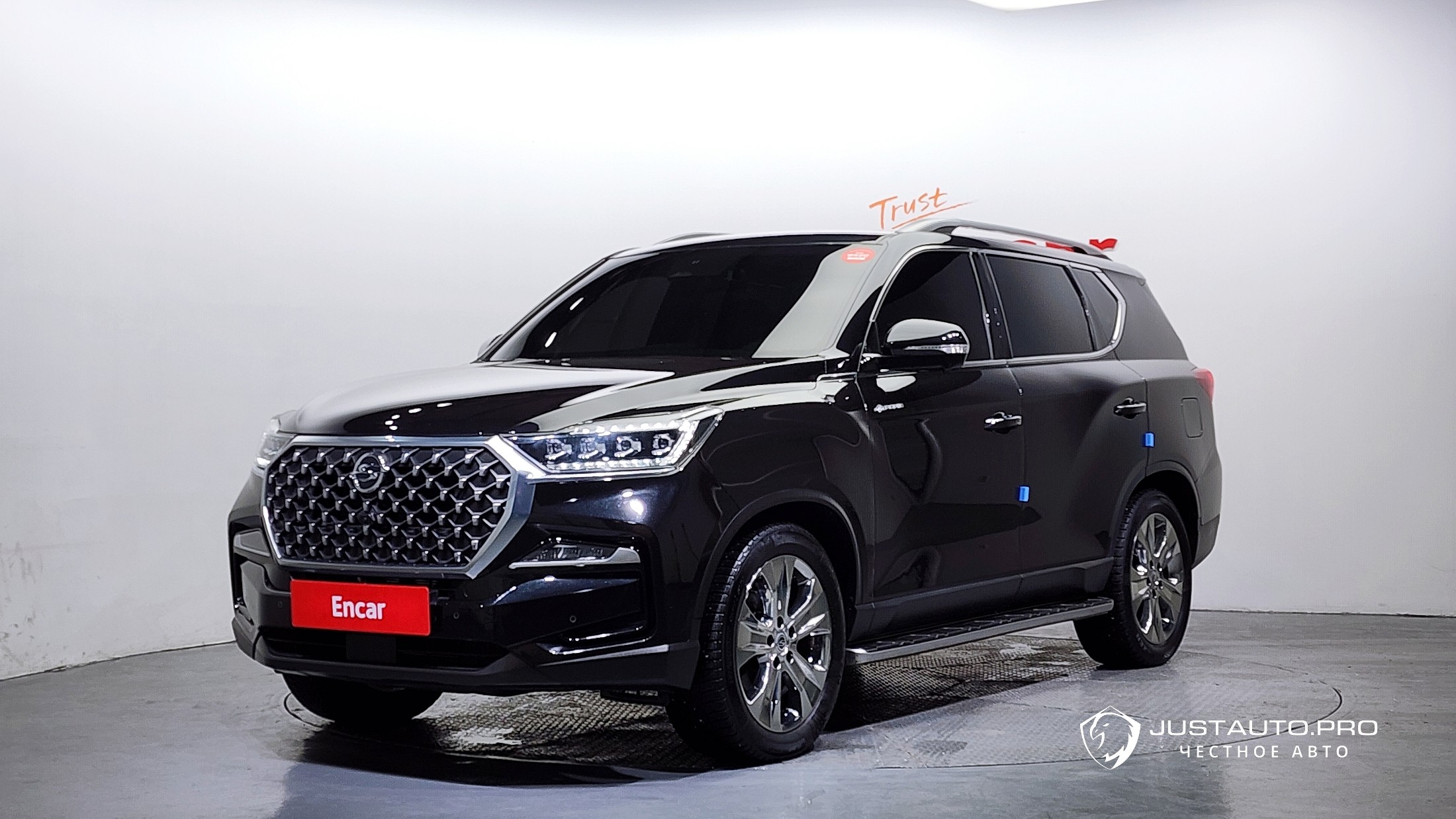 Автомобиль KG_Mobility_Ssangyong Rexton