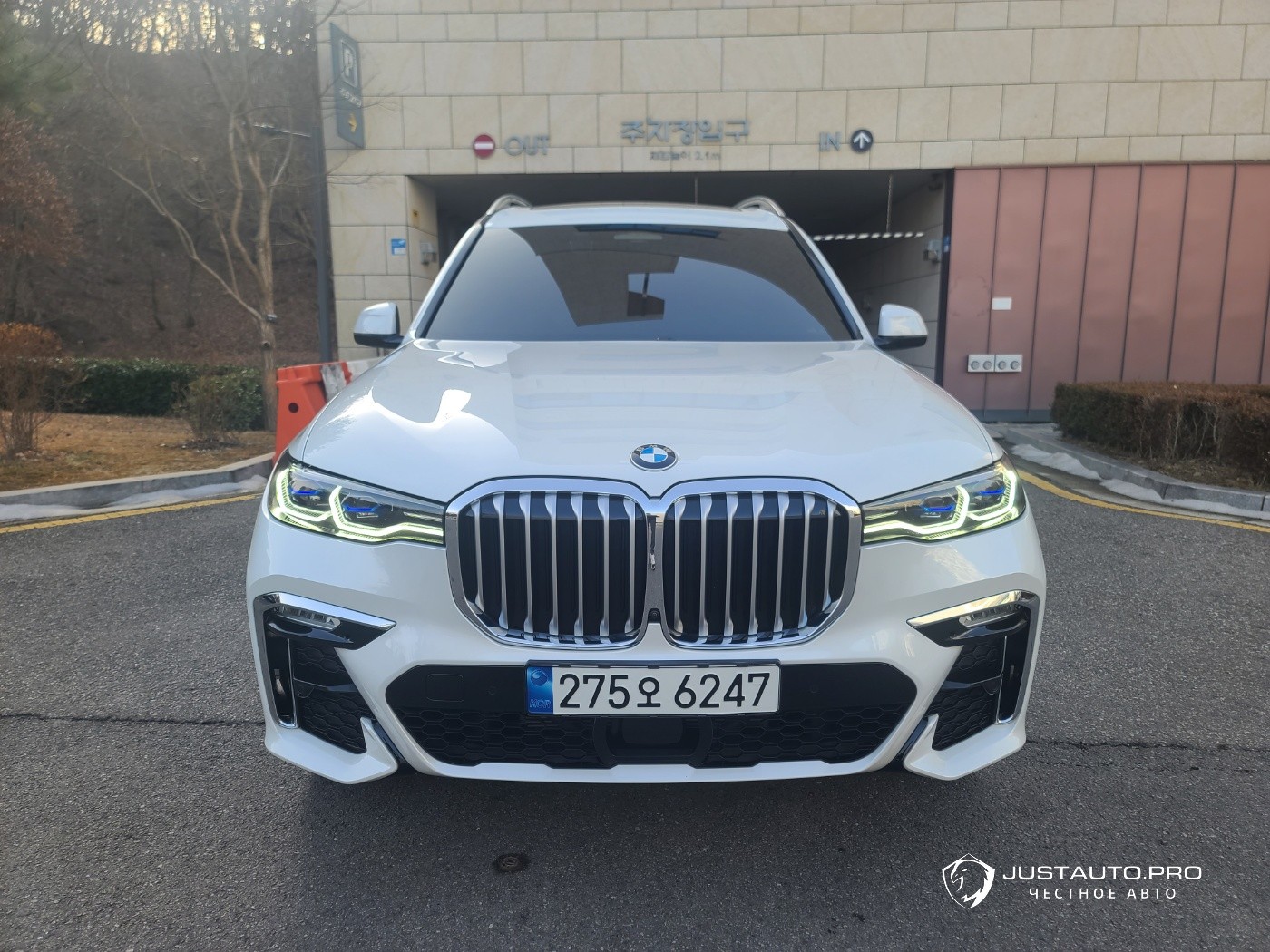 Автомобиль BMW X7