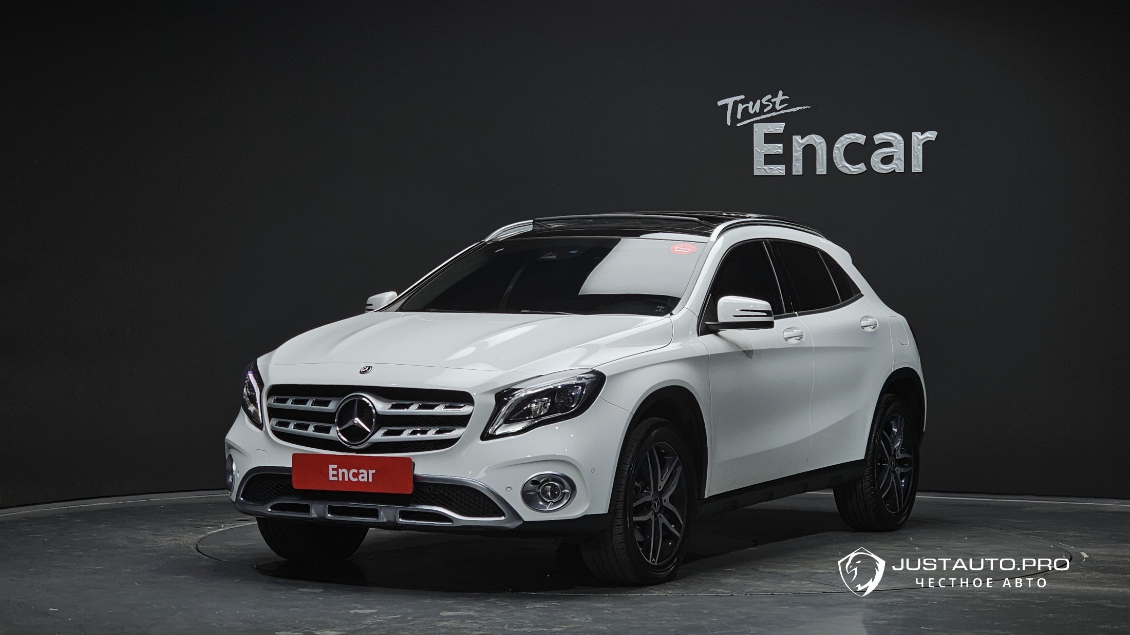 Автомобиль Mercedes-Benz GLA-Class
