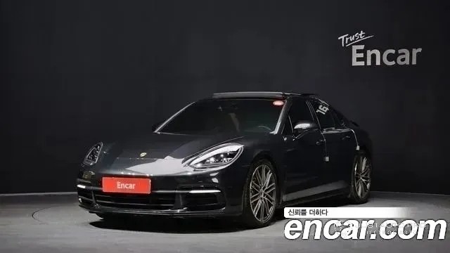 Автомобиль Porsche Panamera