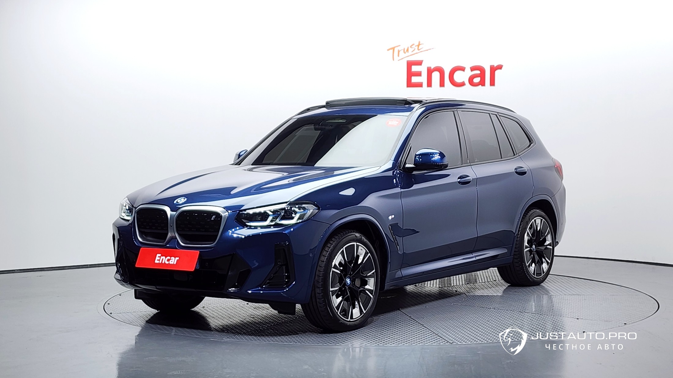 Автомобиль BMW iX3