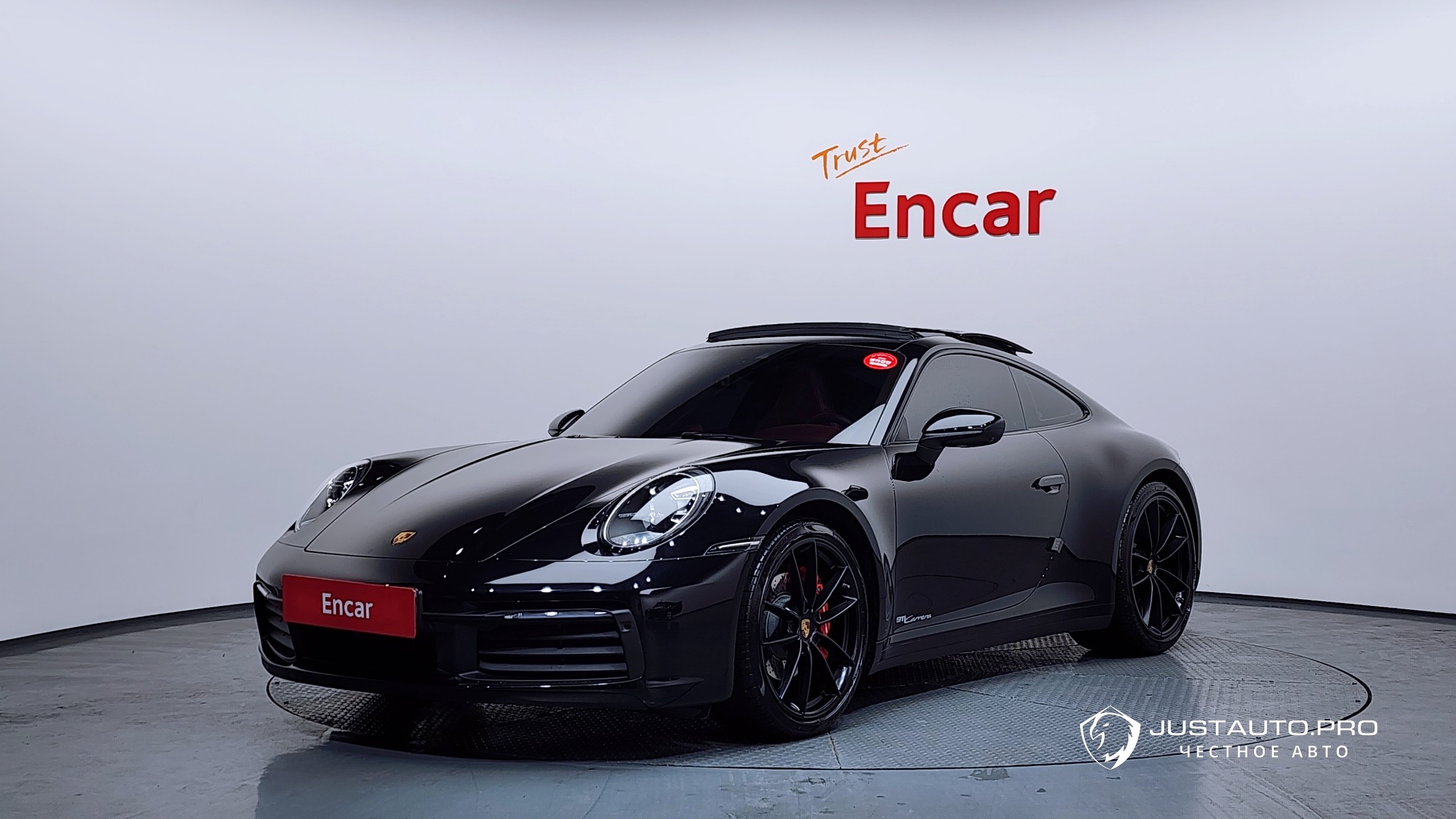 Автомобиль Porsche 911