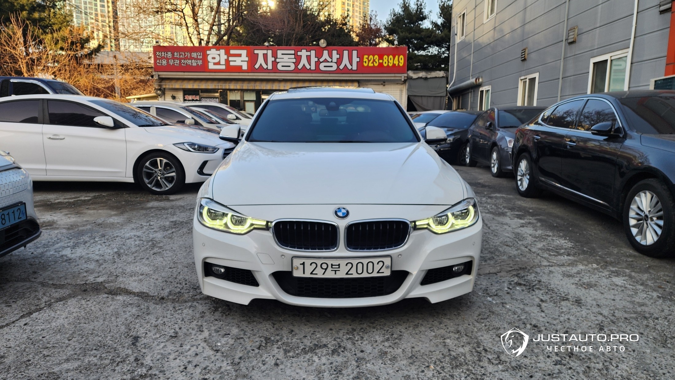 Автомобиль BMW 3-Series