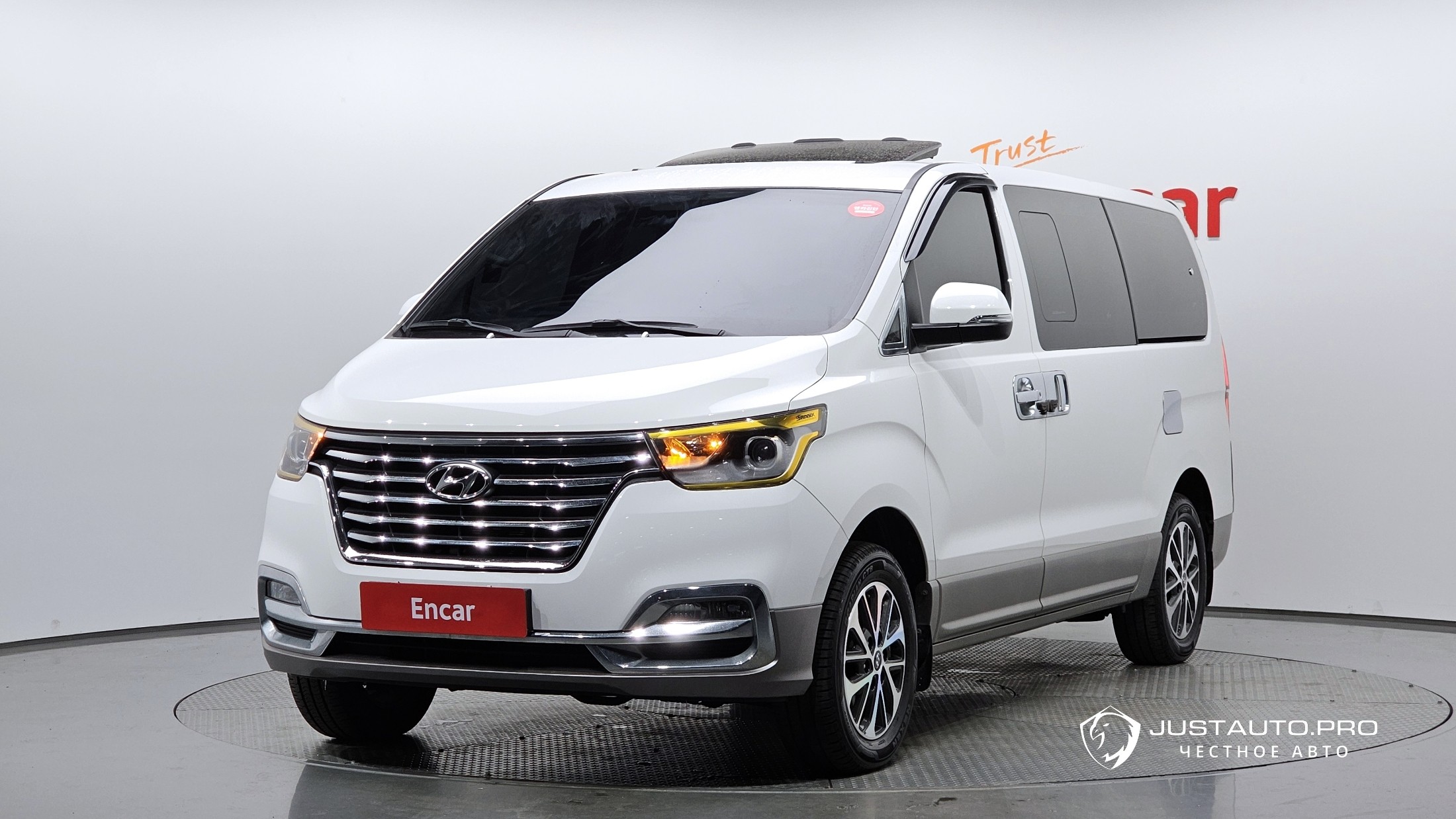 Автомобиль Hyundai Starex