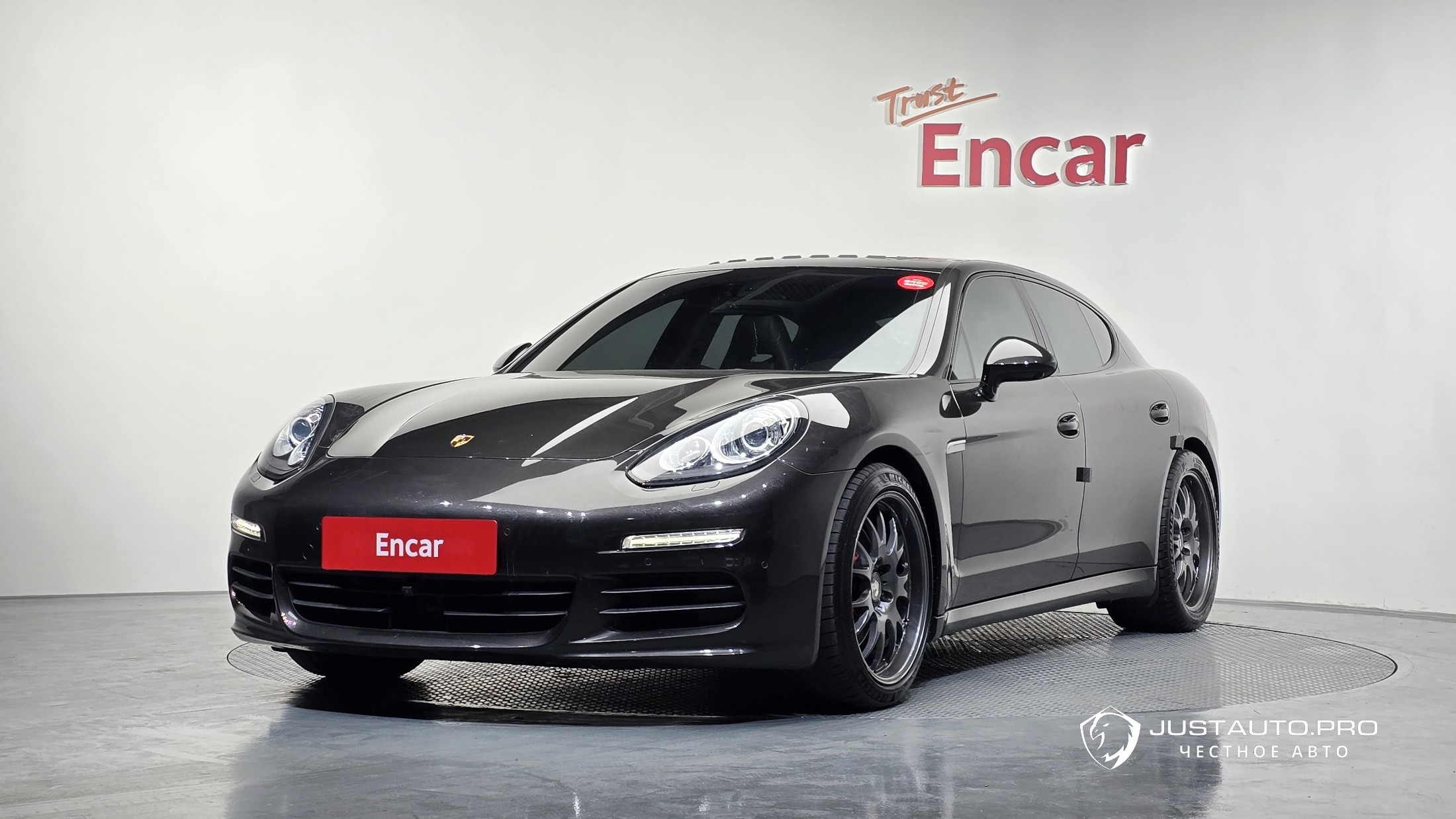 Автомобиль Porsche Panamera