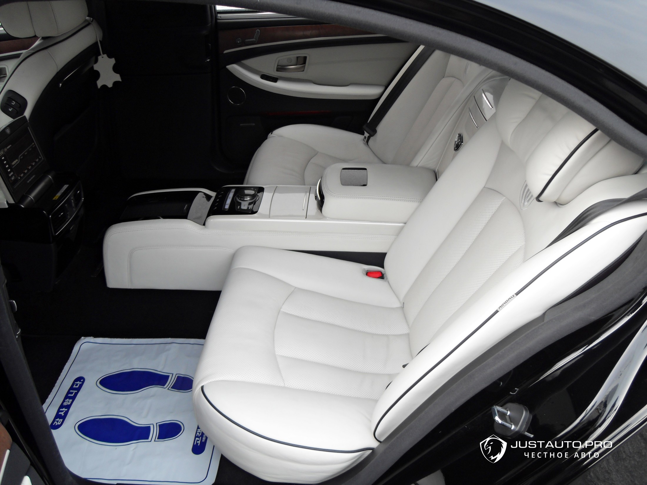 Автомобиль KG_Mobility_Ssangyong Chairman