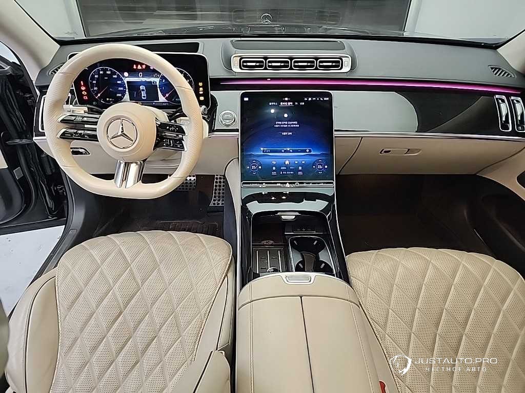 Автомобиль Mercedes-Benz S-Class